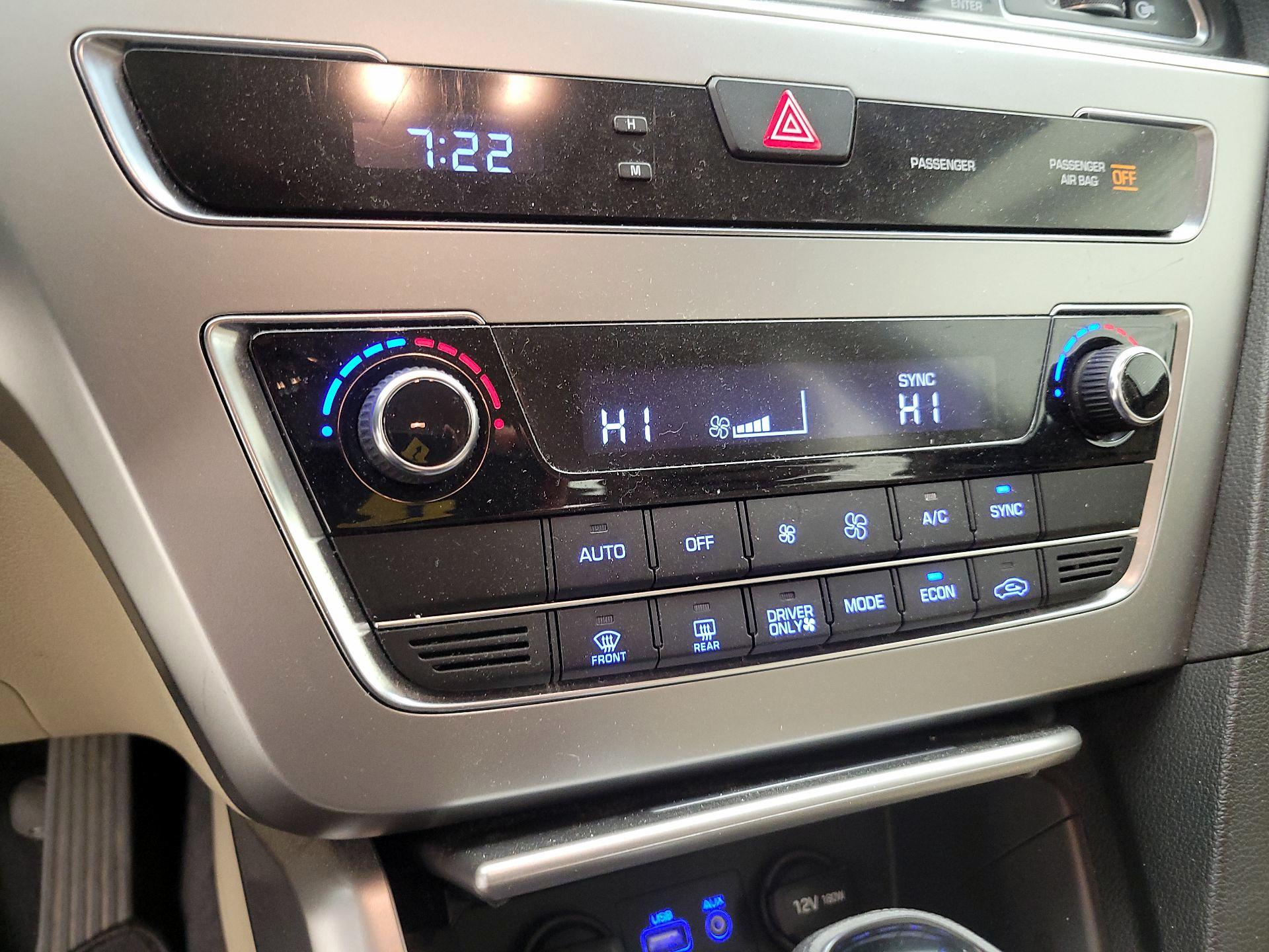 Thumbnail: 2016 Hyundai Sonata - 16