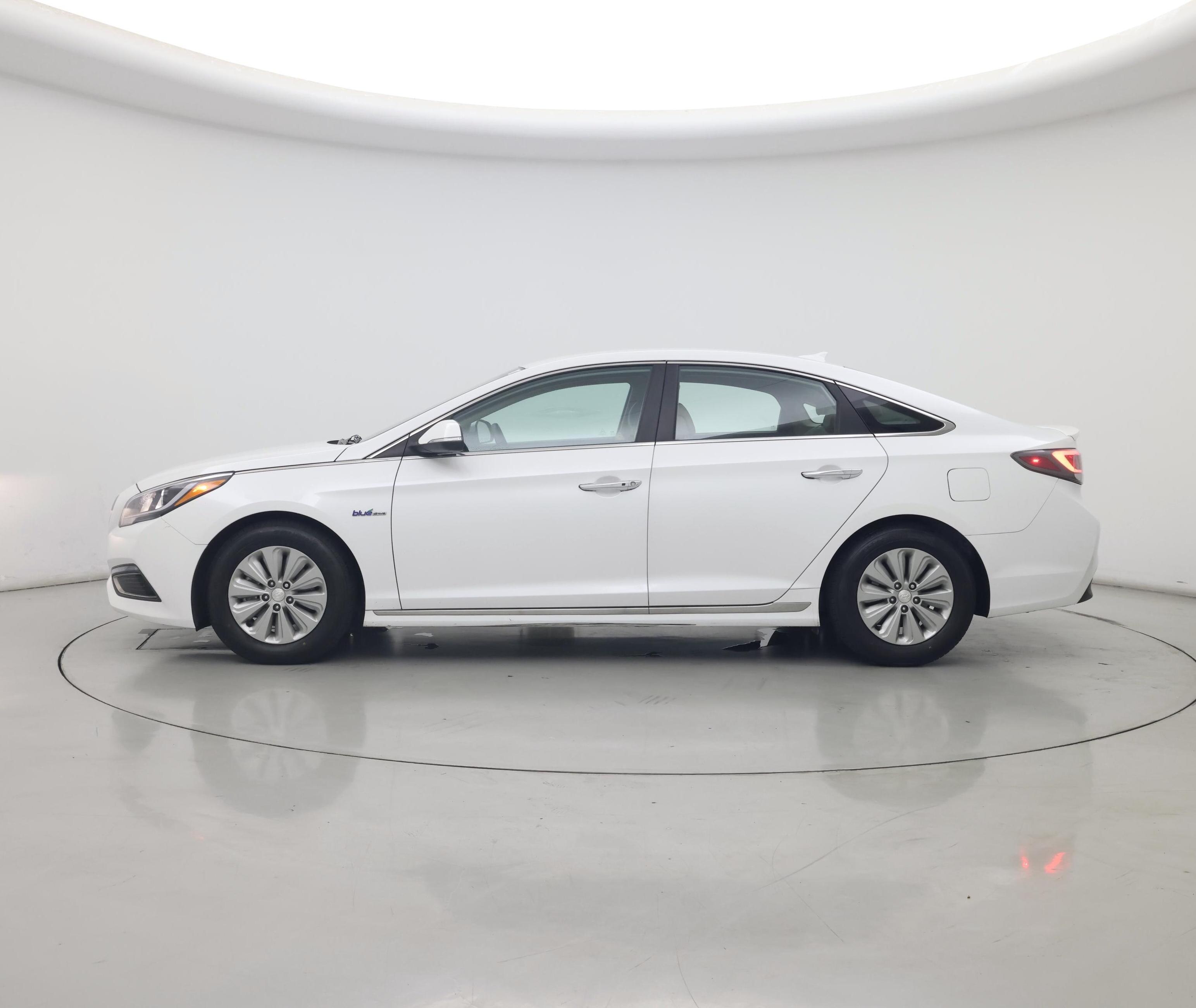 Thumbnail: 2016 Hyundai Sonata - 3