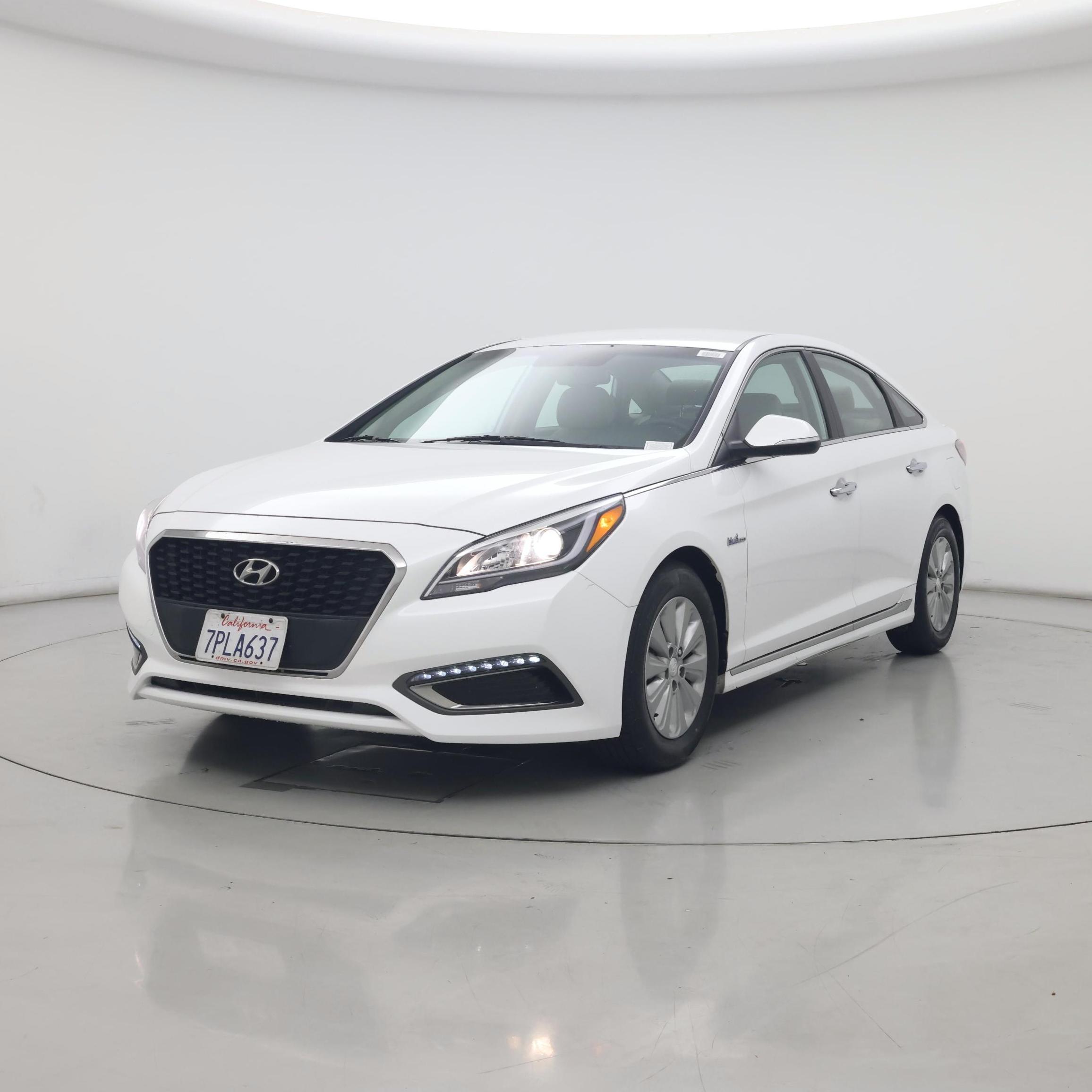 Thumbnail: 2016 Hyundai Sonata - 4