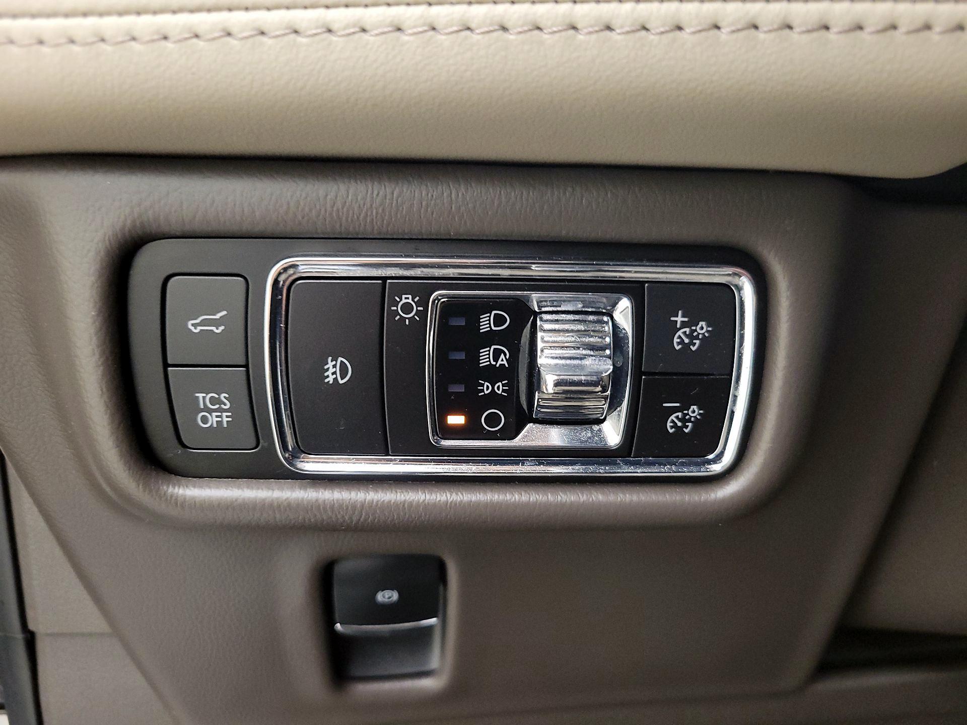 Thumbnail: 2023 Lincoln Nautilus - 13