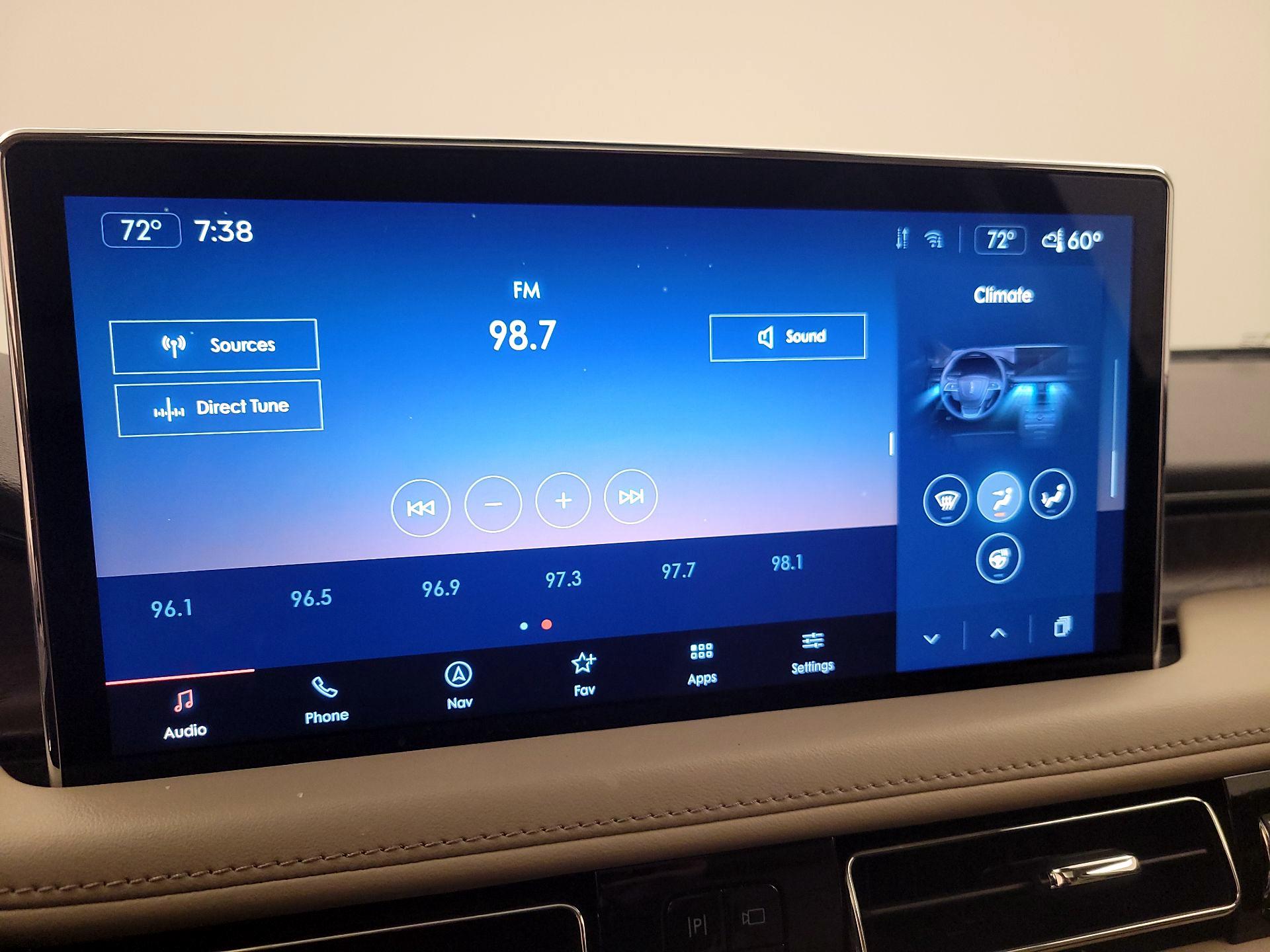 Thumbnail: 2023 Lincoln Nautilus - 16