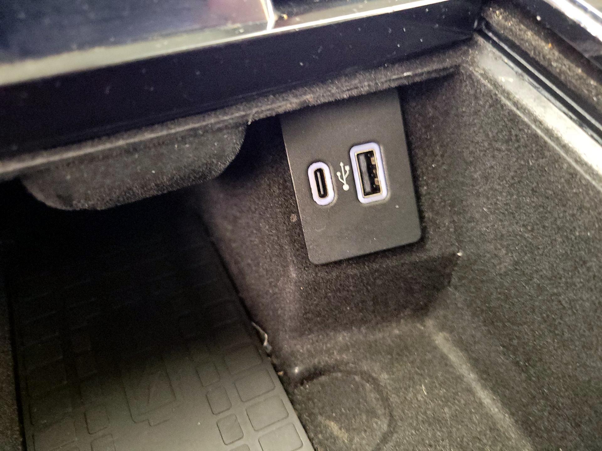 Thumbnail: 2023 Lincoln Nautilus - 19