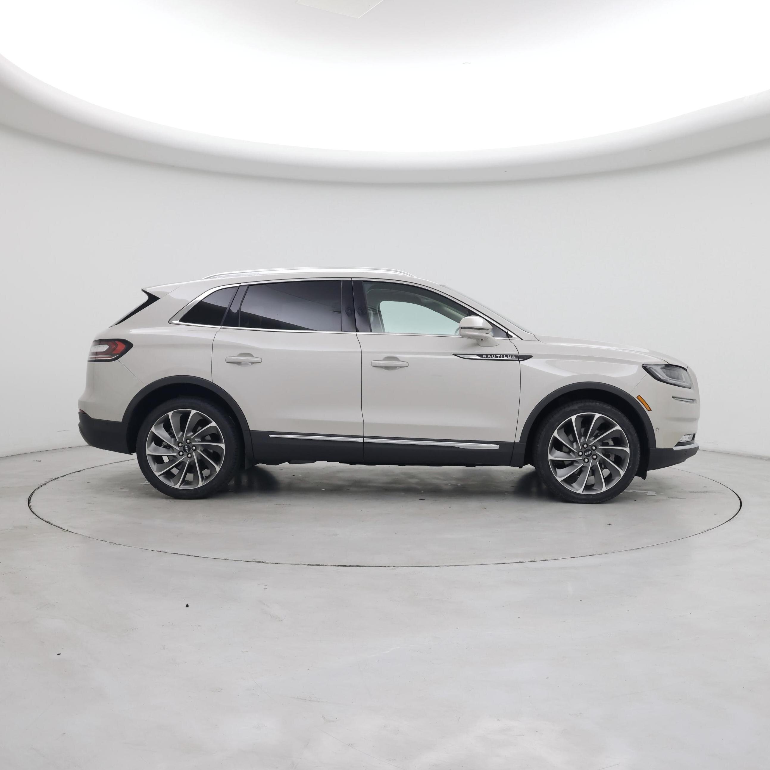 Thumbnail: 2023 Lincoln Nautilus - 7