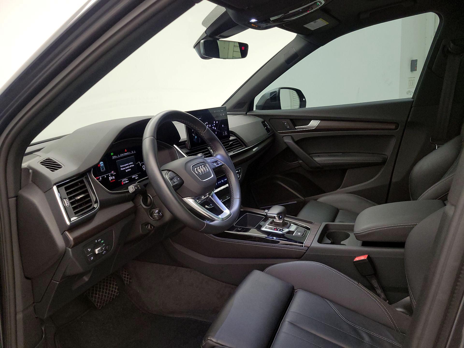 Thumbnail: 2023 Audi Q5 - 11