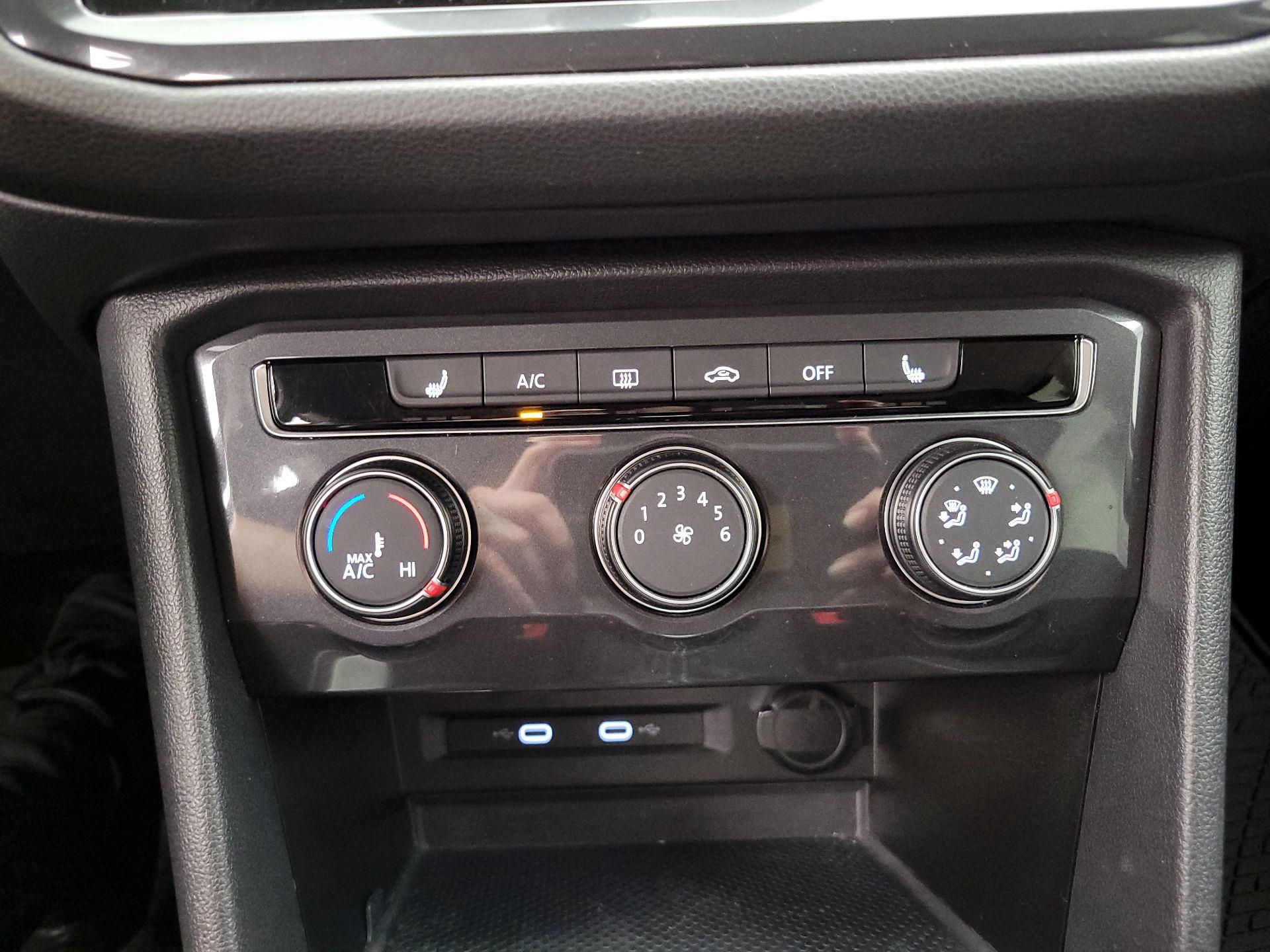 Thumbnail: 2023 Volkswagen Tiguan - 16