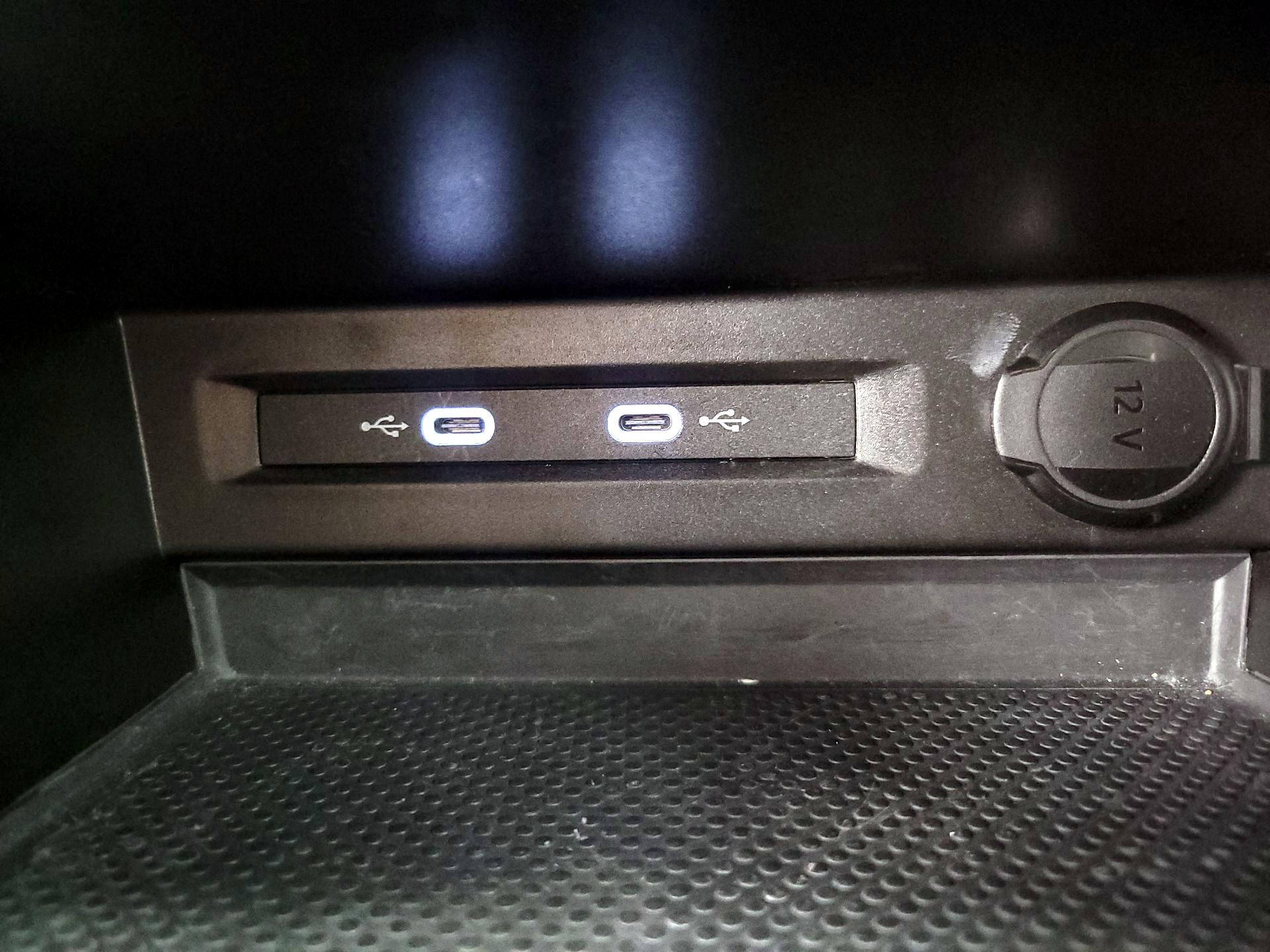 Thumbnail: 2023 Volkswagen Tiguan - 18