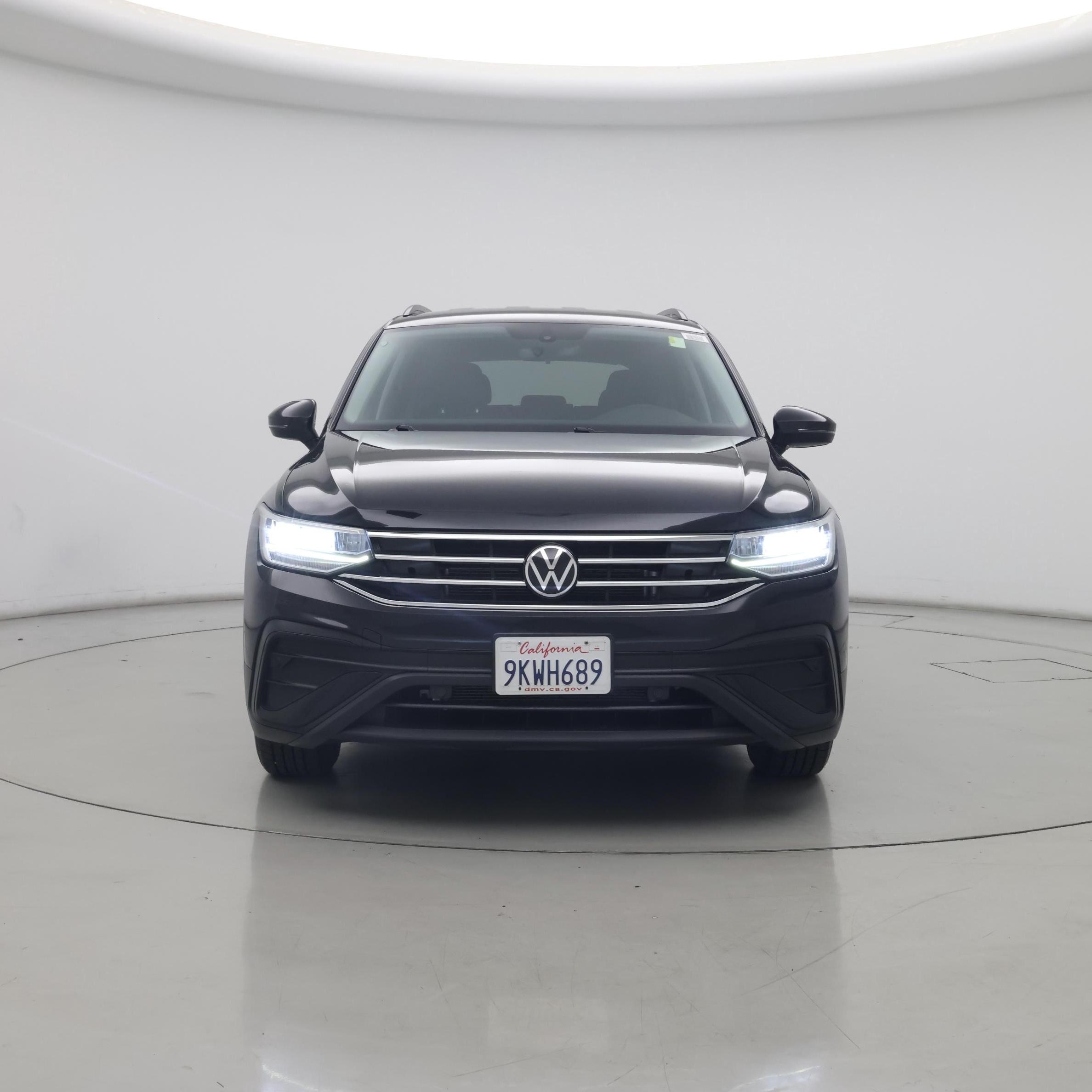 Thumbnail: 2023 Volkswagen Tiguan - 5