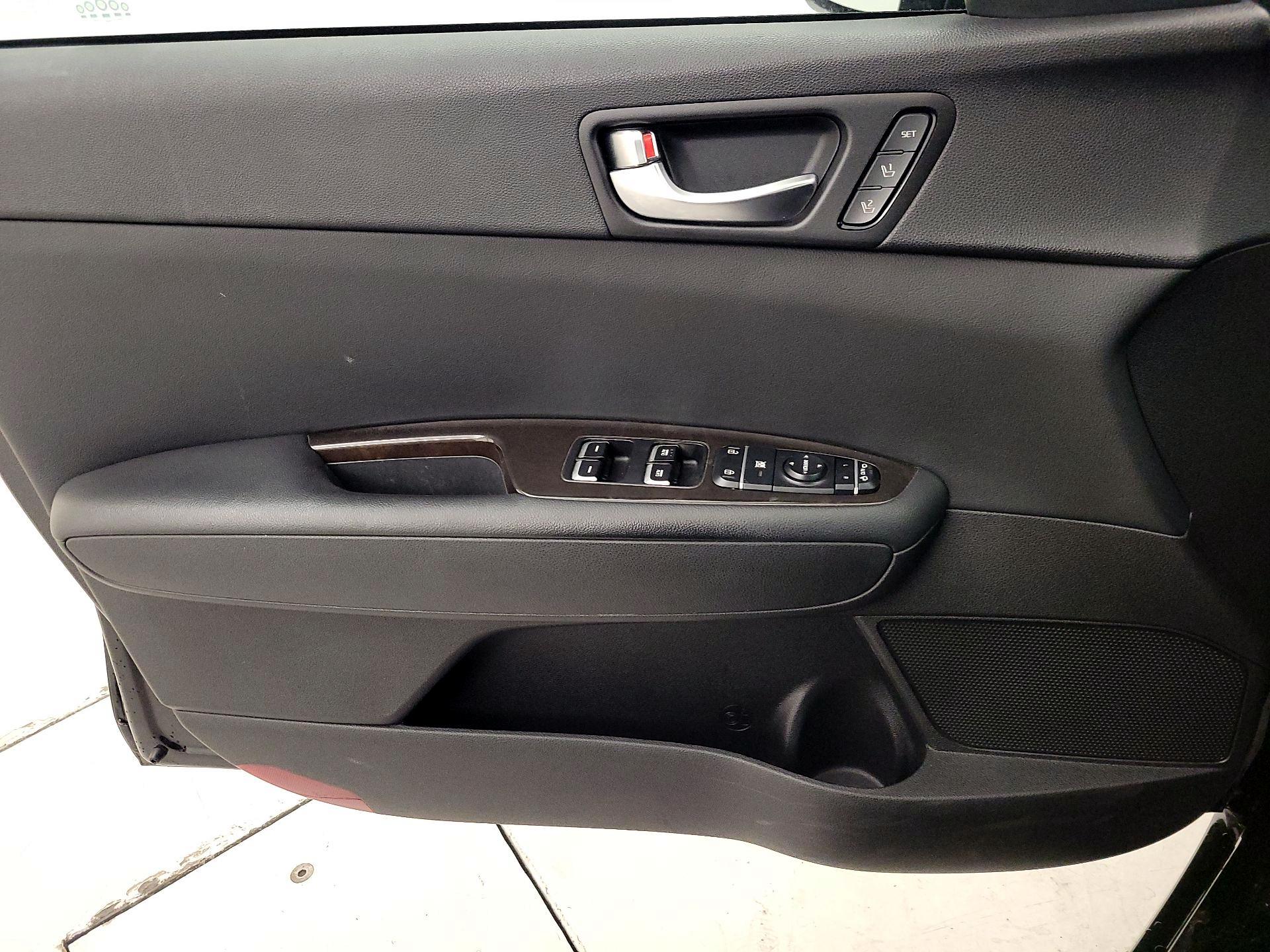 Thumbnail: 2018 Kia Optima - 12