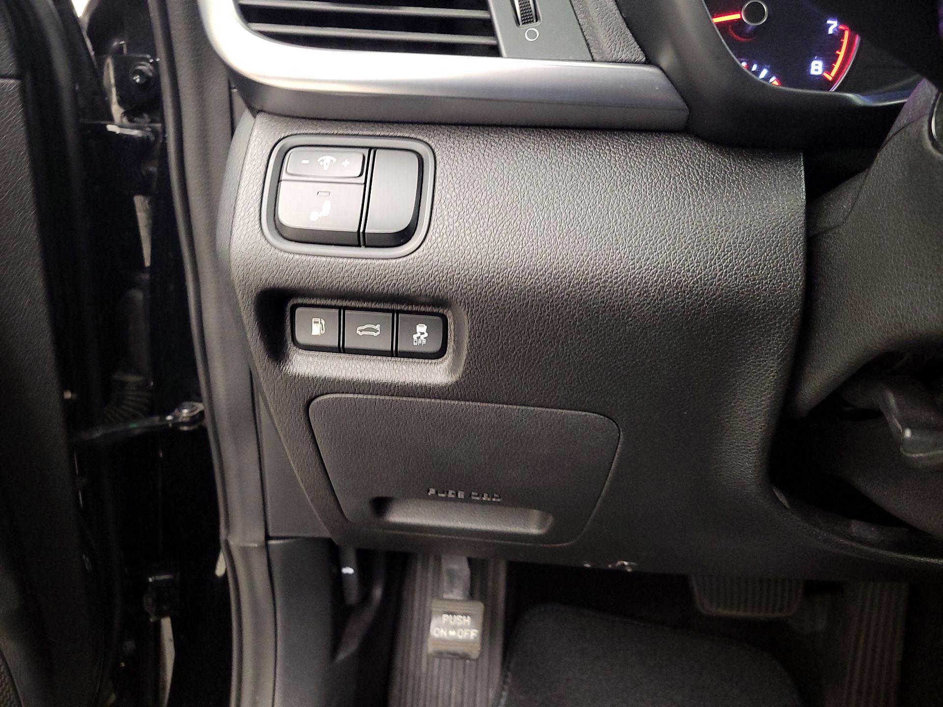 Thumbnail: 2018 Kia Optima - 13