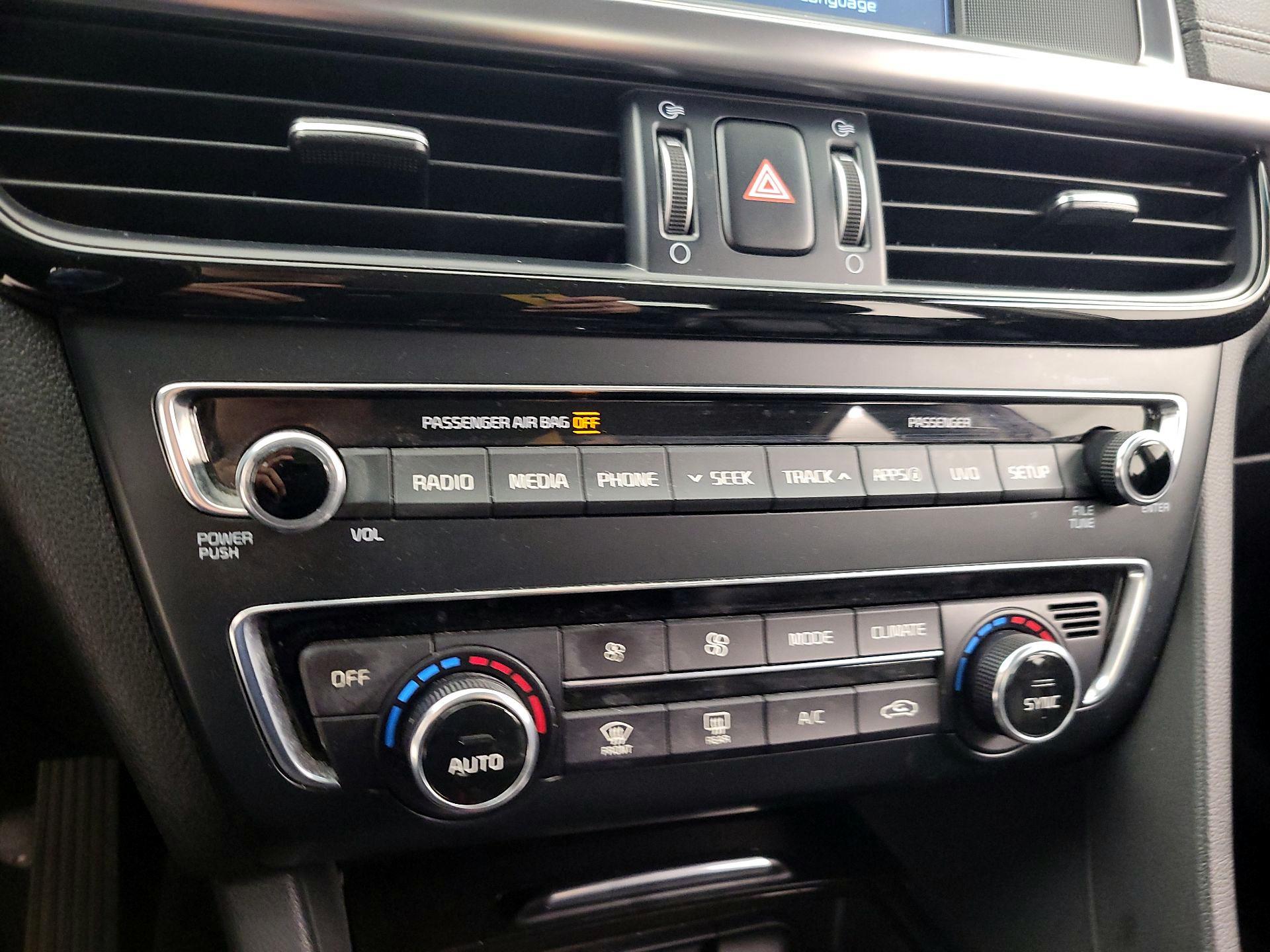 Thumbnail: 2018 Kia Optima - 16