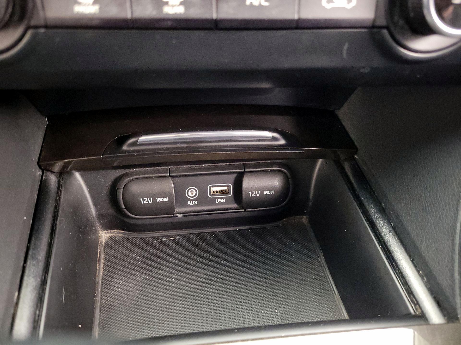 Thumbnail: 2018 Kia Optima - 18