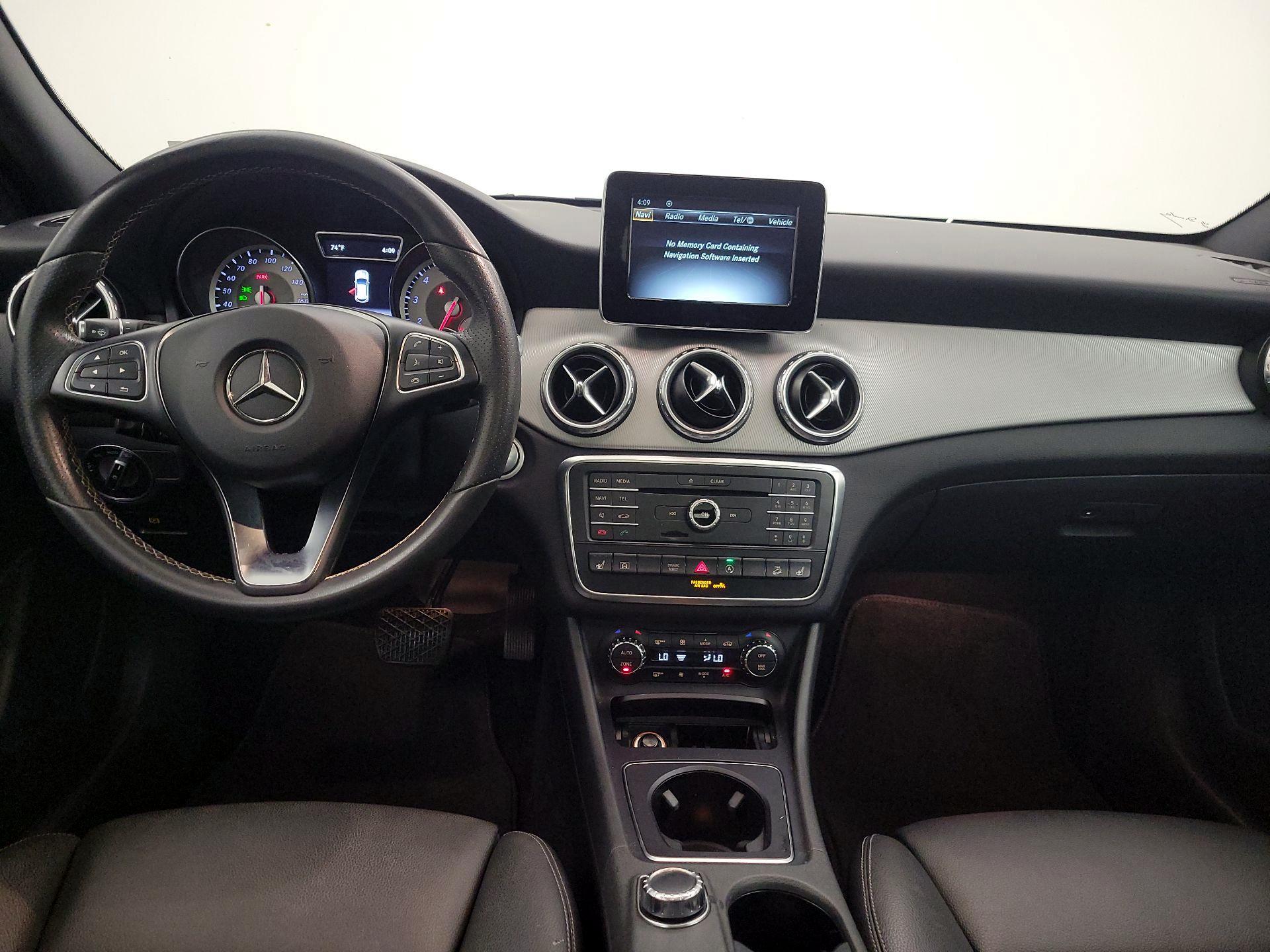 Thumbnail: 2017 Mercedes-Benz GLA - 9