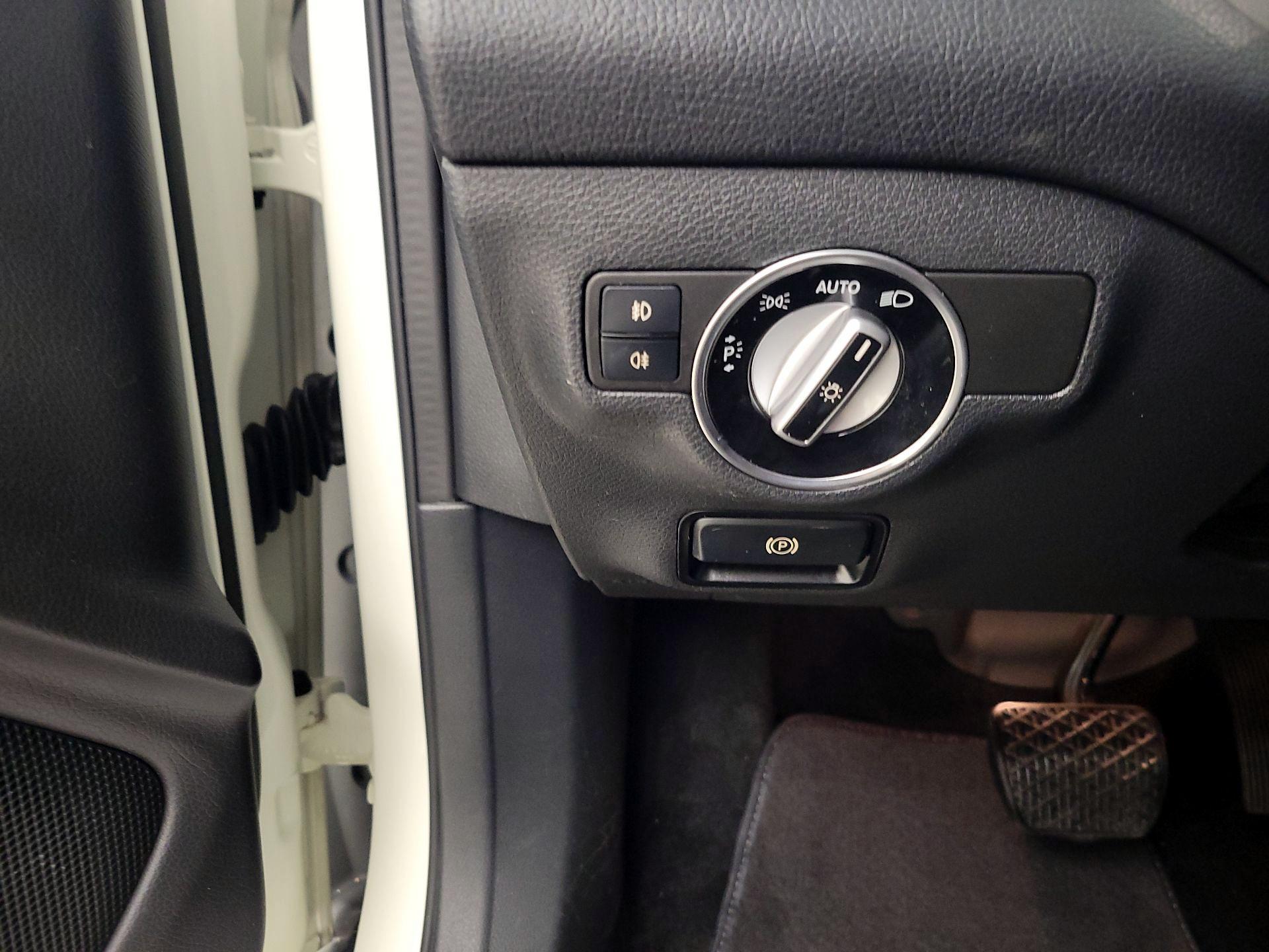 Thumbnail: 2017 Mercedes-Benz GLA - 13