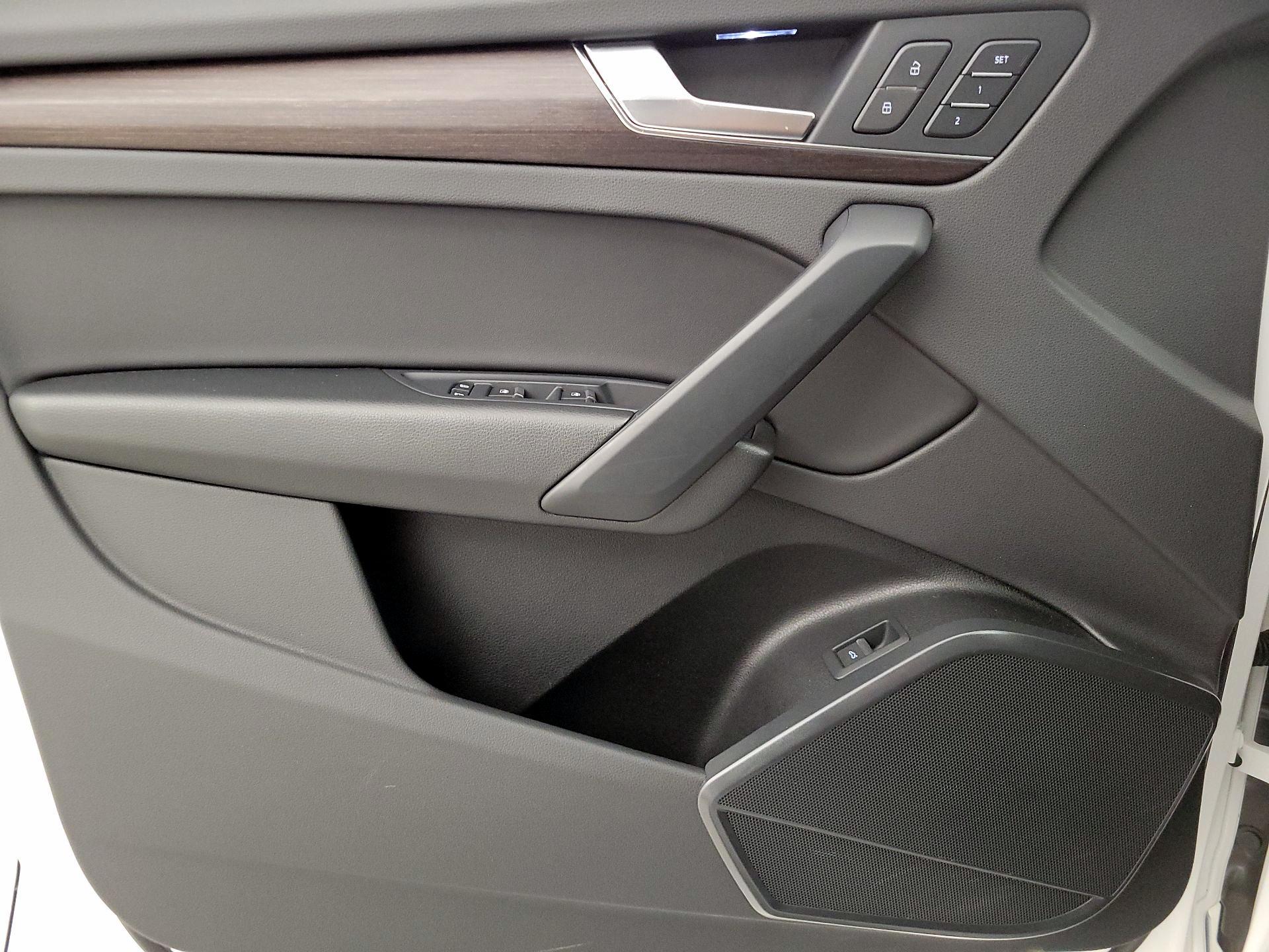 Thumbnail: 2023 Audi Q5 - 12