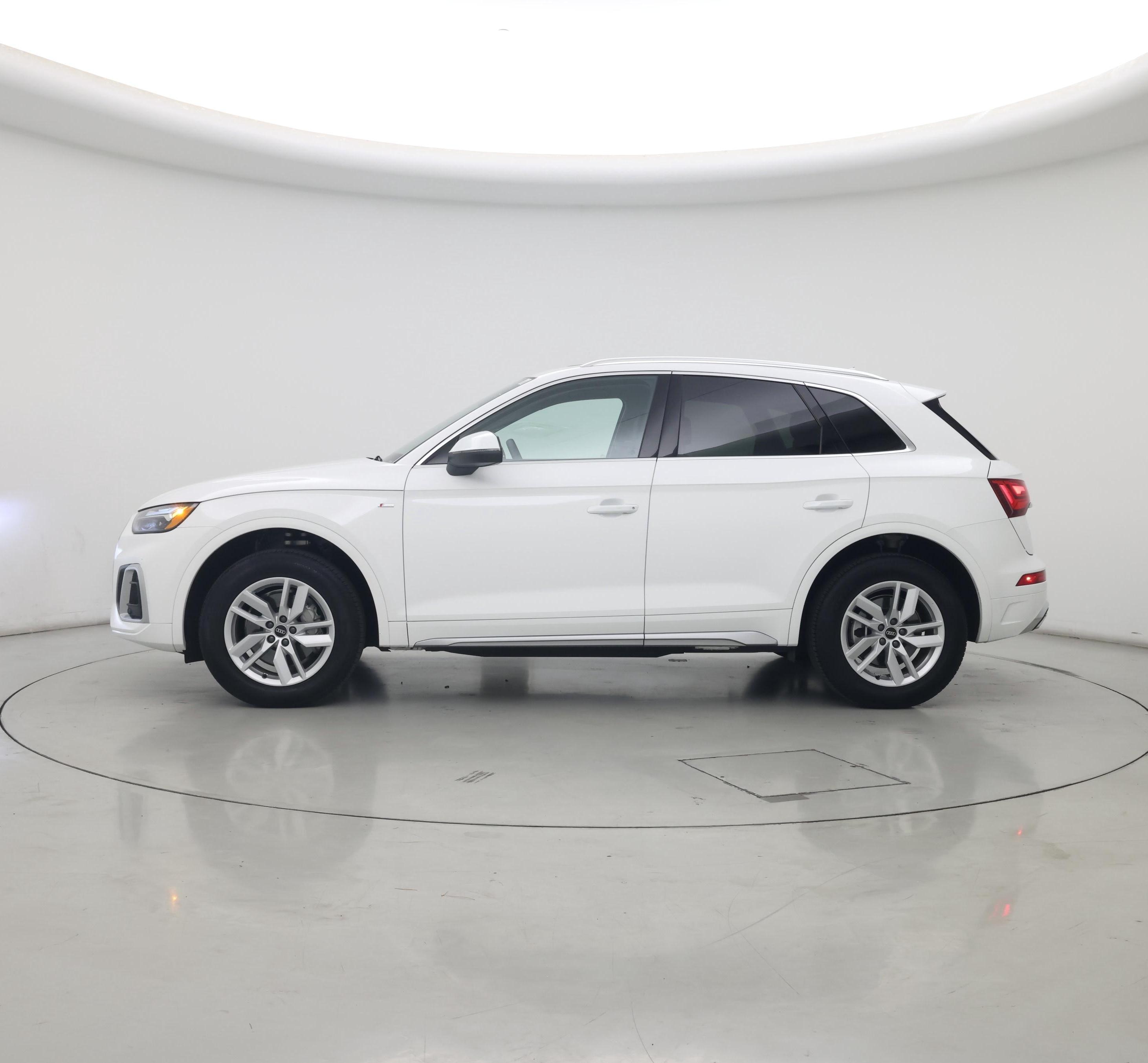 Thumbnail: 2023 Audi Q5 - 3