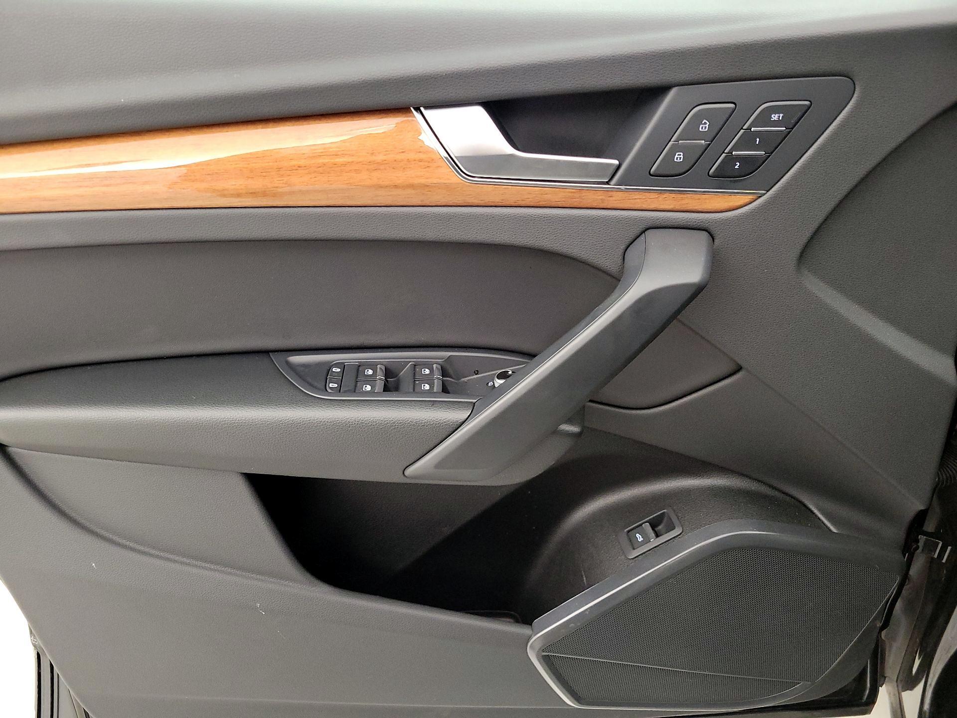 Thumbnail: 2023 Audi Q5 - 12