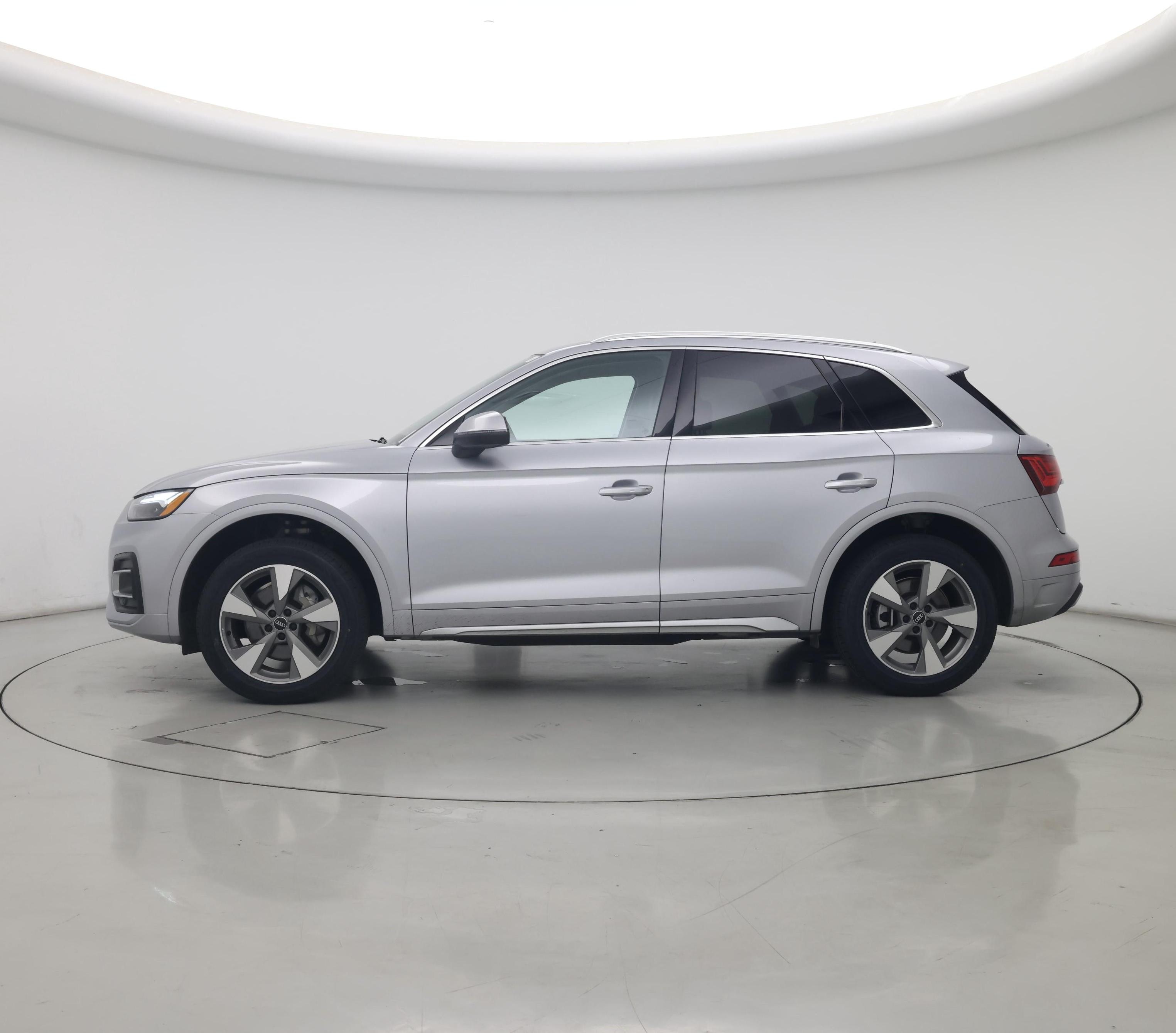 Thumbnail: 2023 Audi Q5 - 3