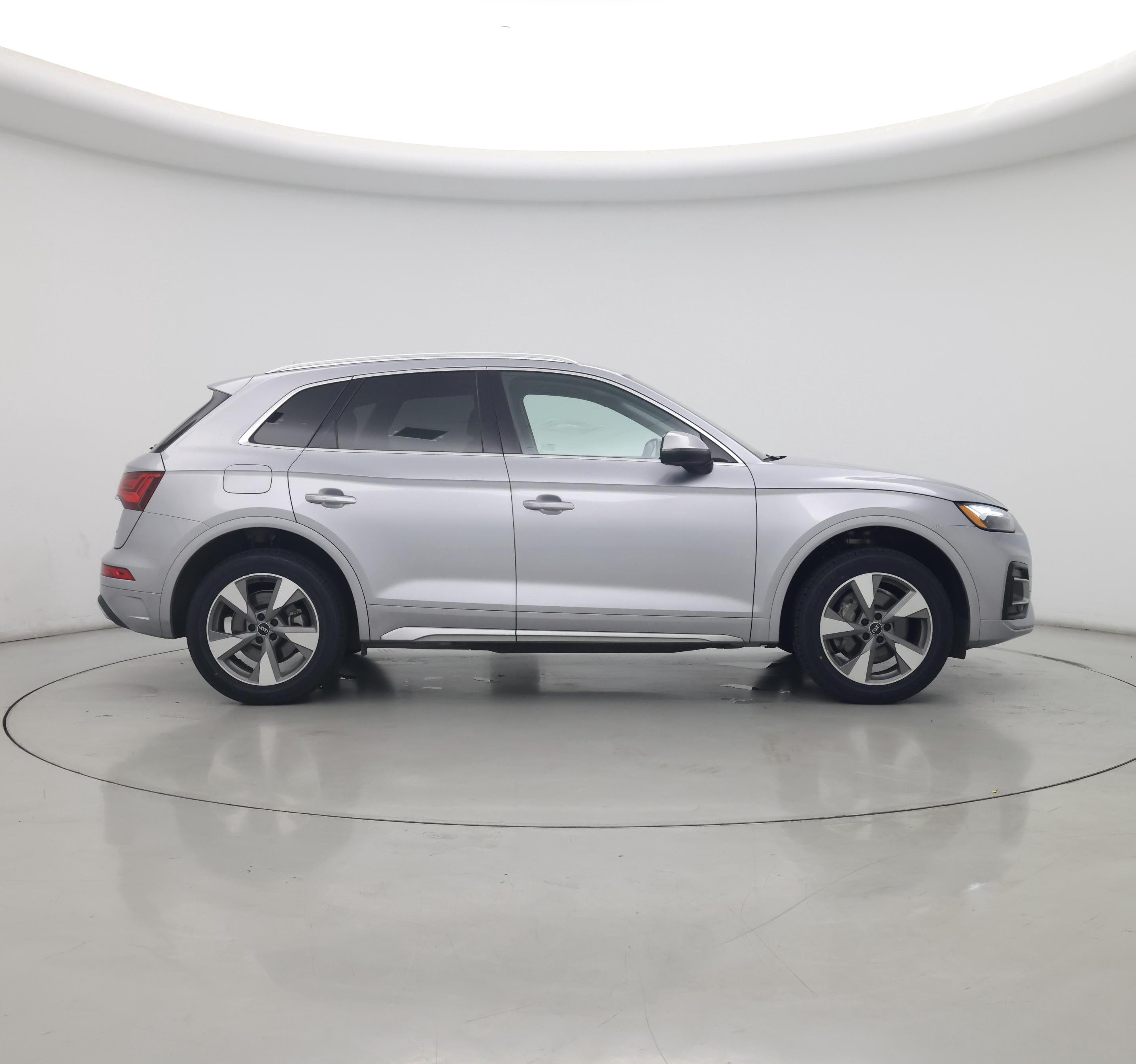 Thumbnail: 2023 Audi Q5 - 7