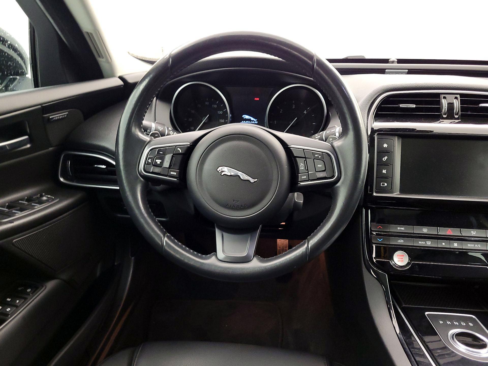 Thumbnail: 2018 Jaguar XE - 10