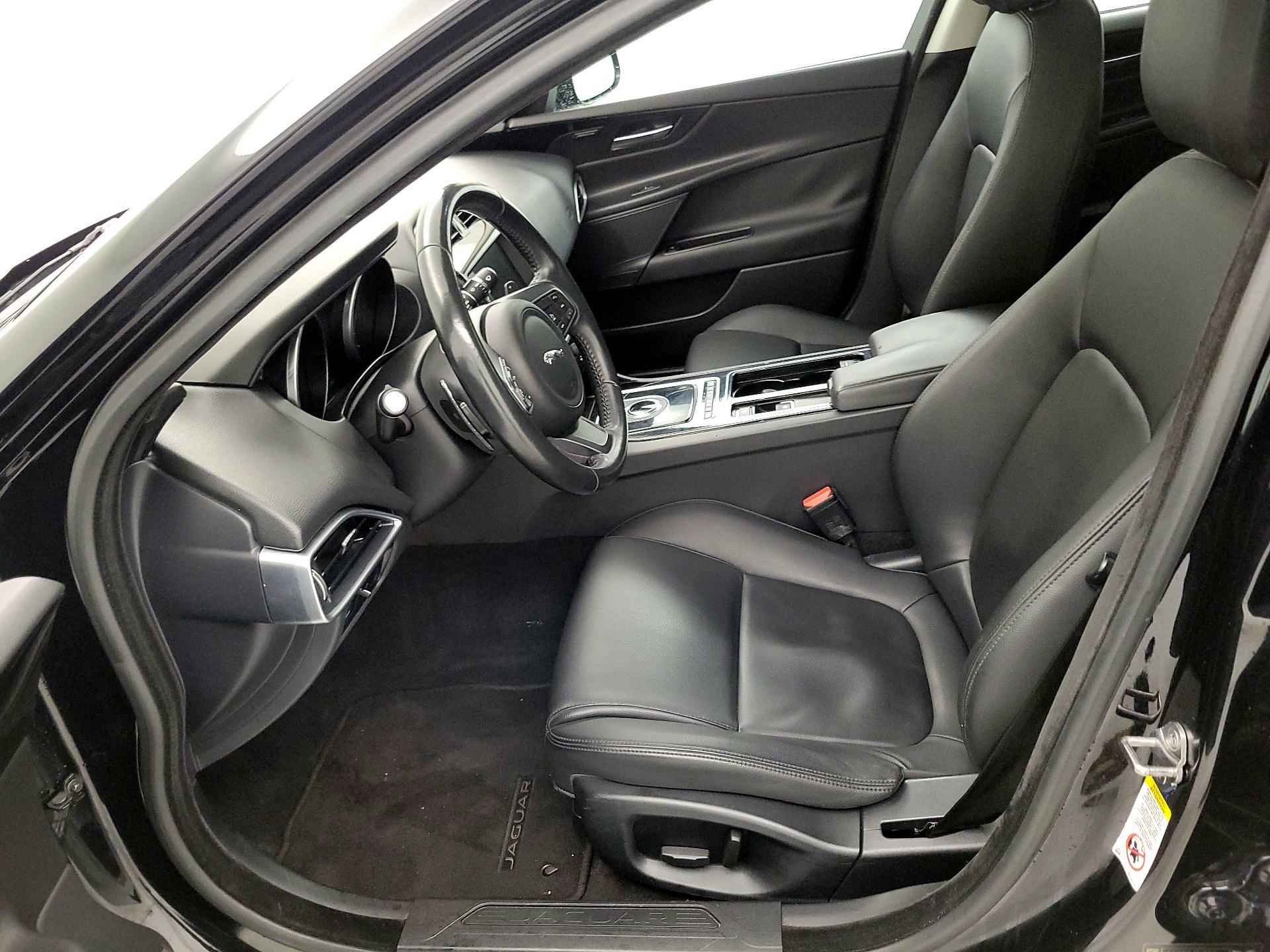 Thumbnail: 2018 Jaguar XE - 11