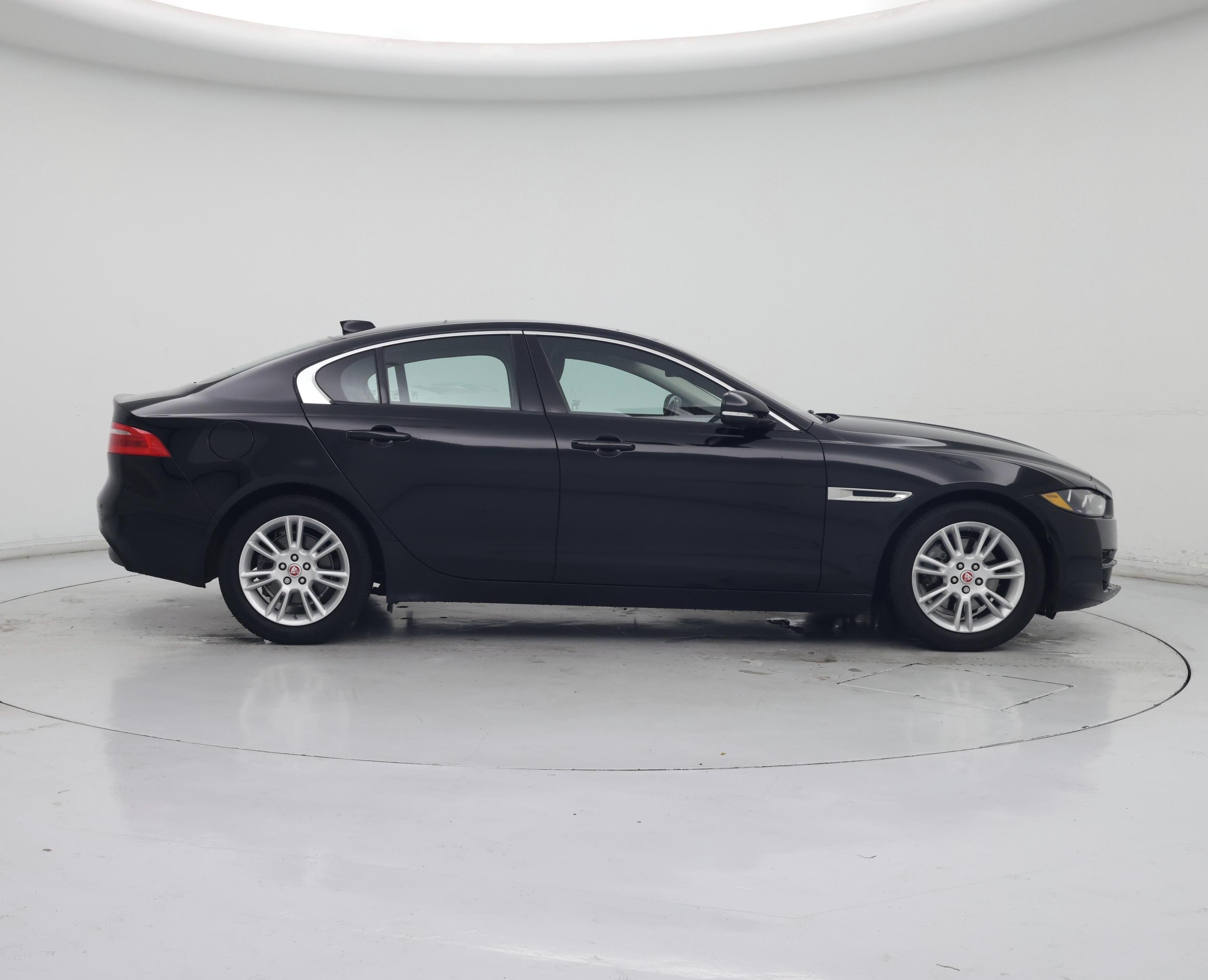 Thumbnail: 2018 Jaguar XE - 7