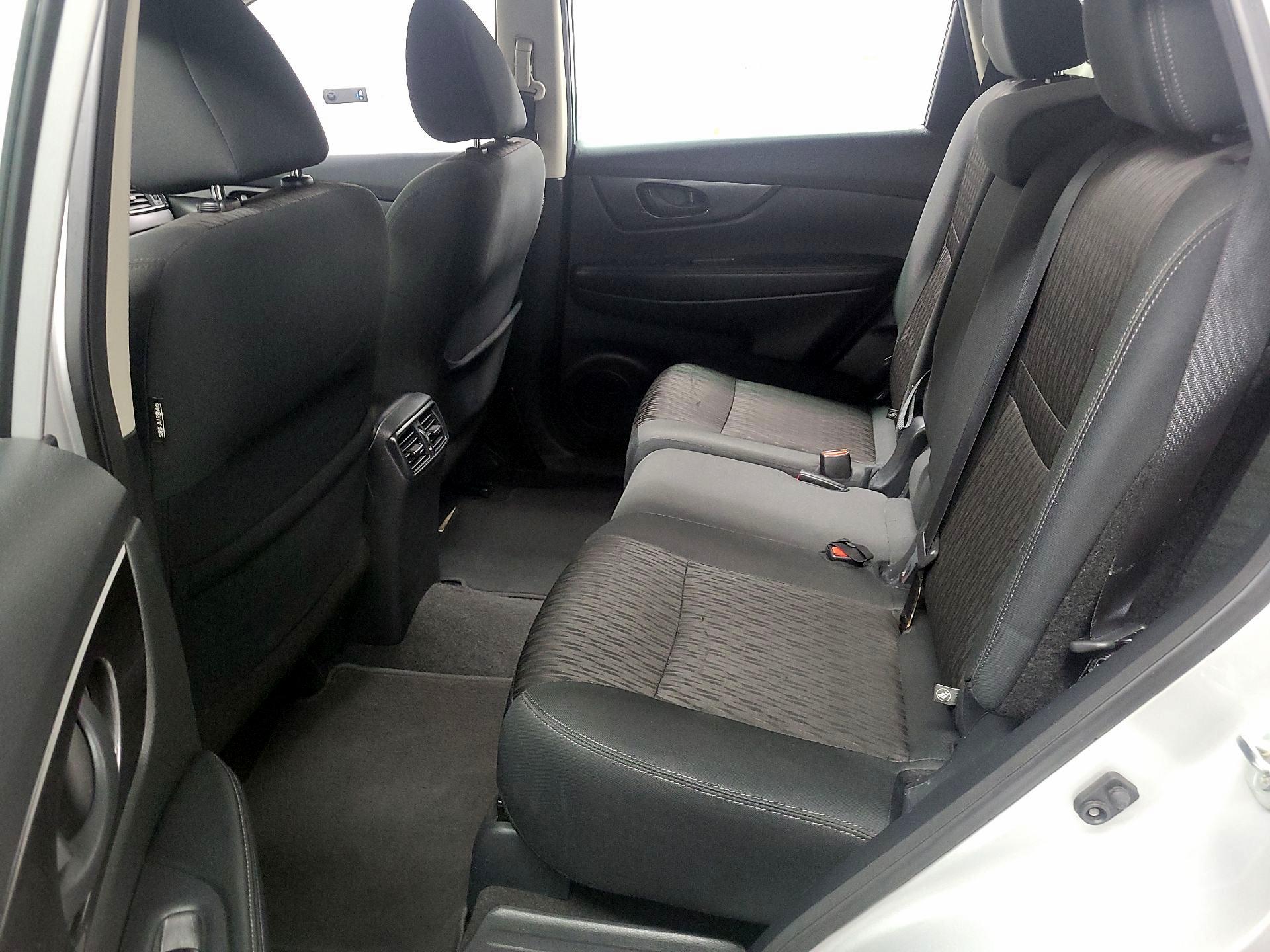 Thumbnail: 2019 Nissan Rogue - 16