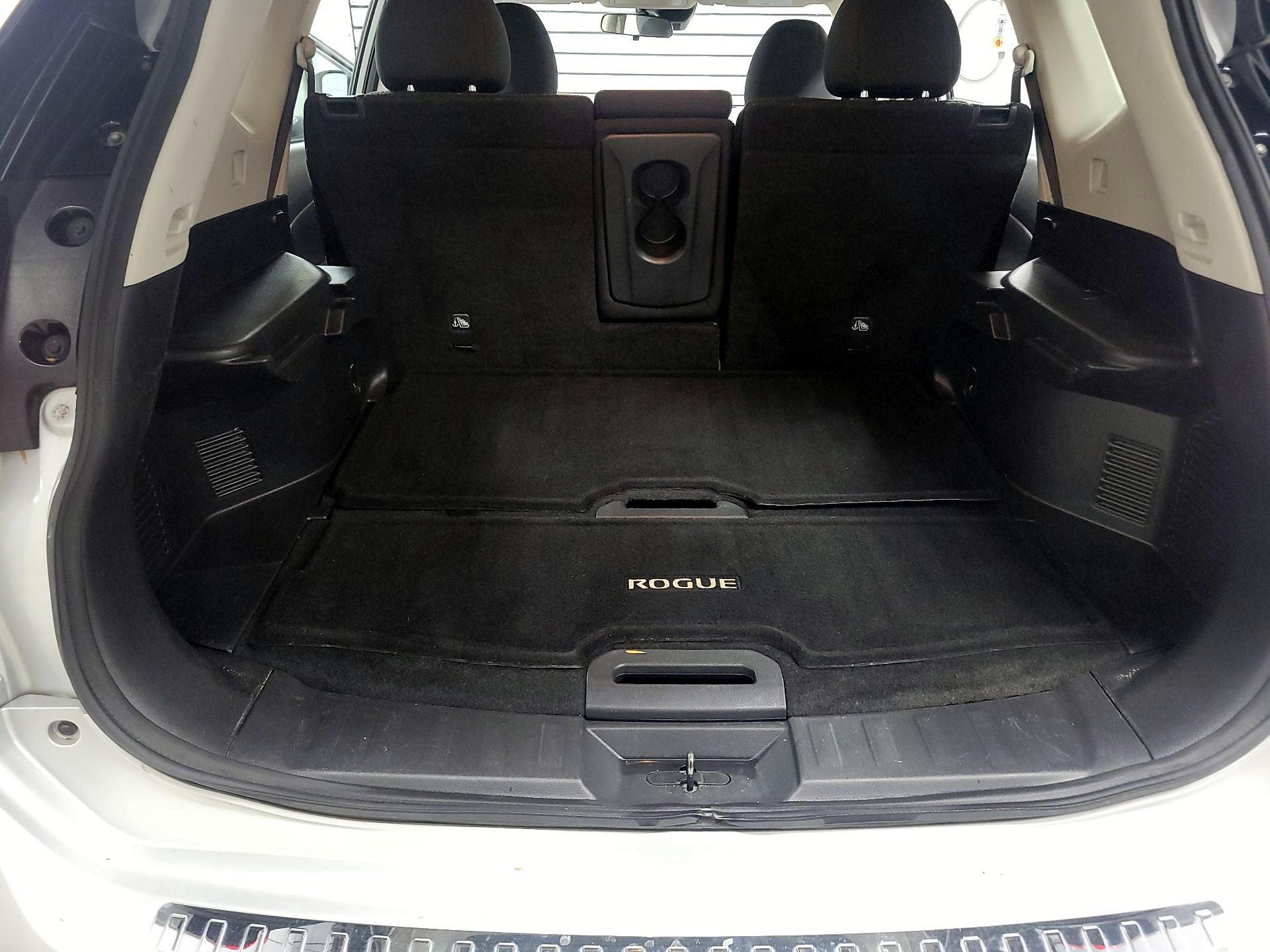 Thumbnail: 2019 Nissan Rogue - 17