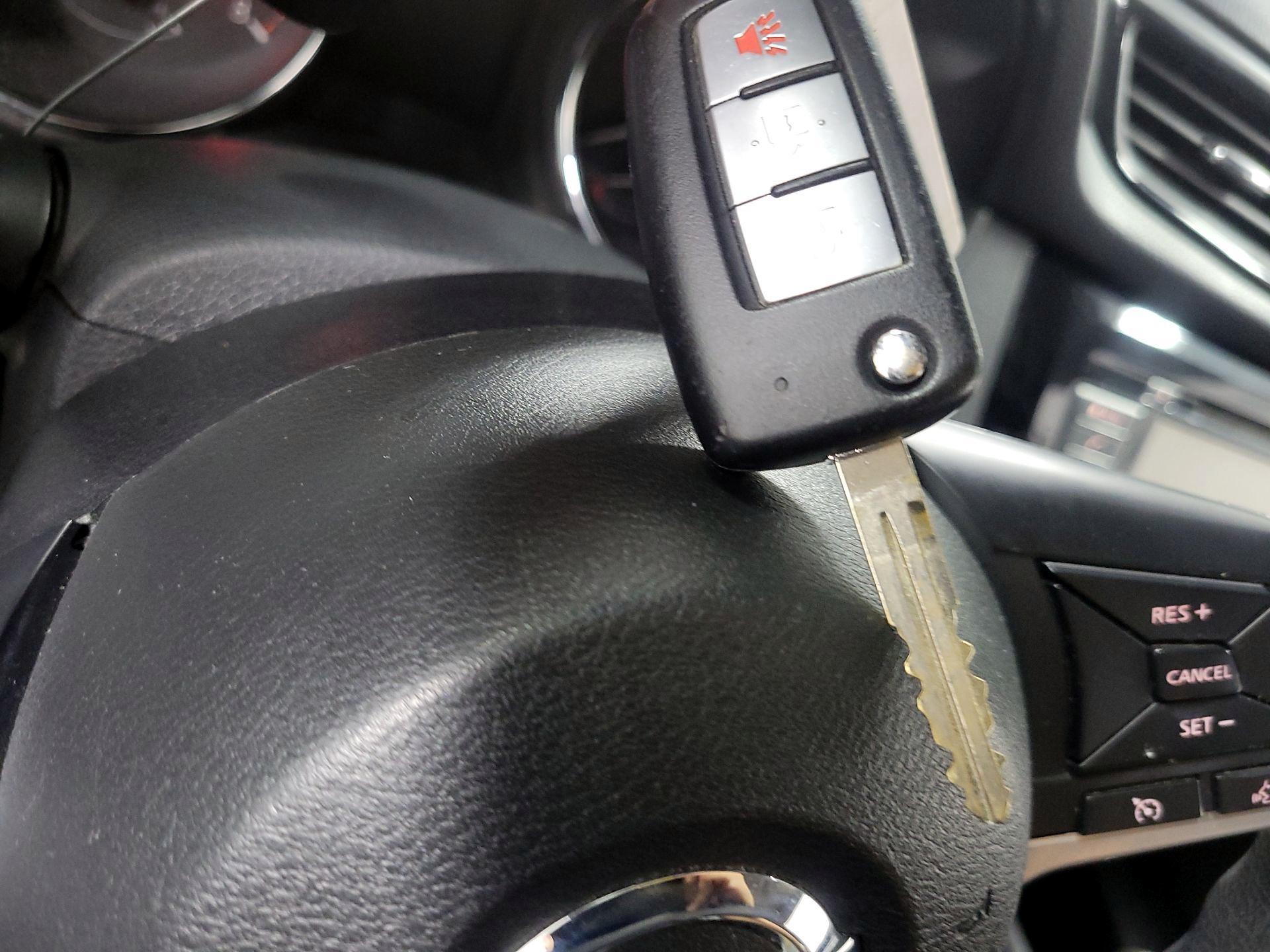 Thumbnail: 2019 Nissan Rogue - 19