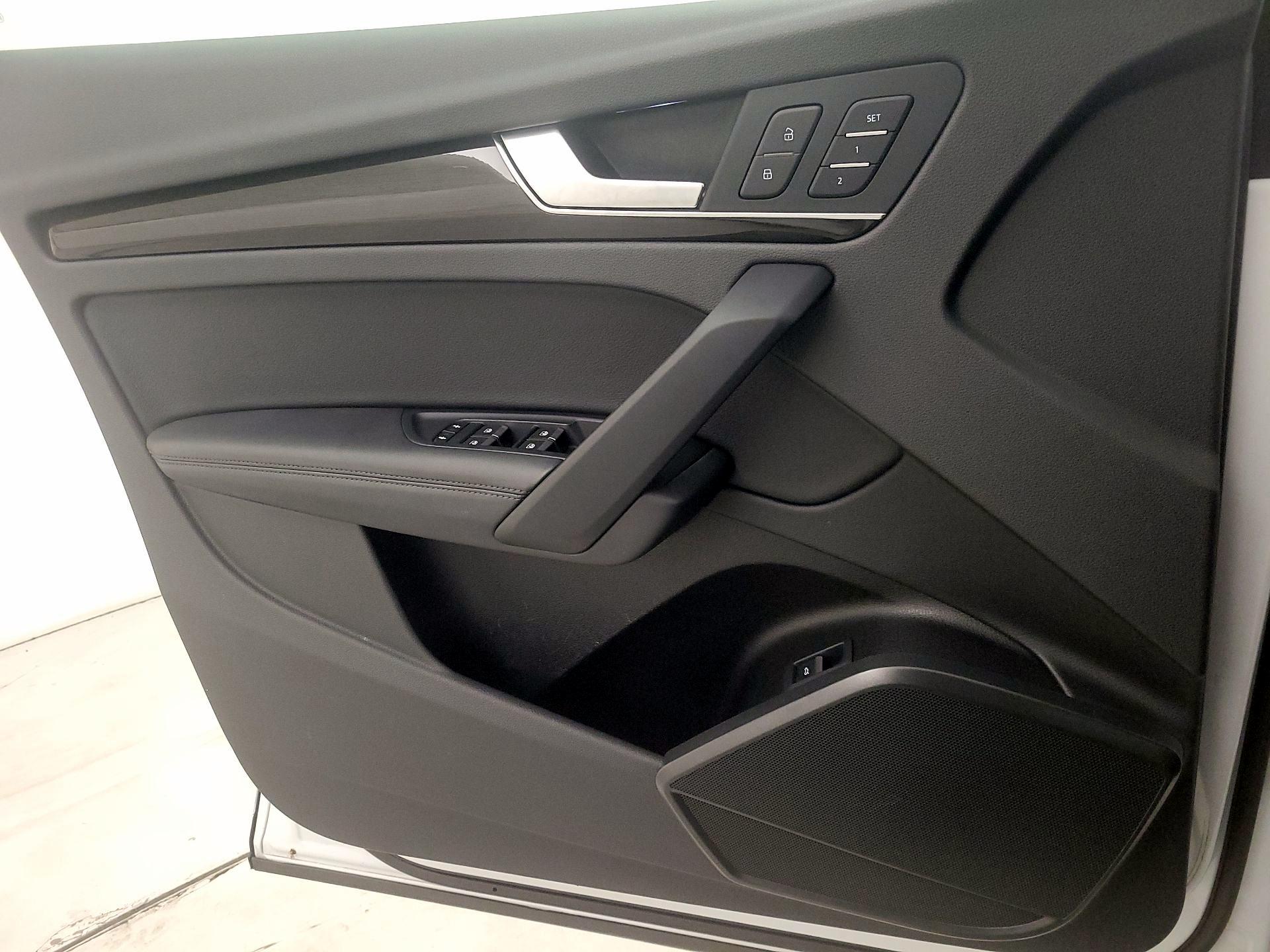 Thumbnail: 2020 Audi Q5 - 12