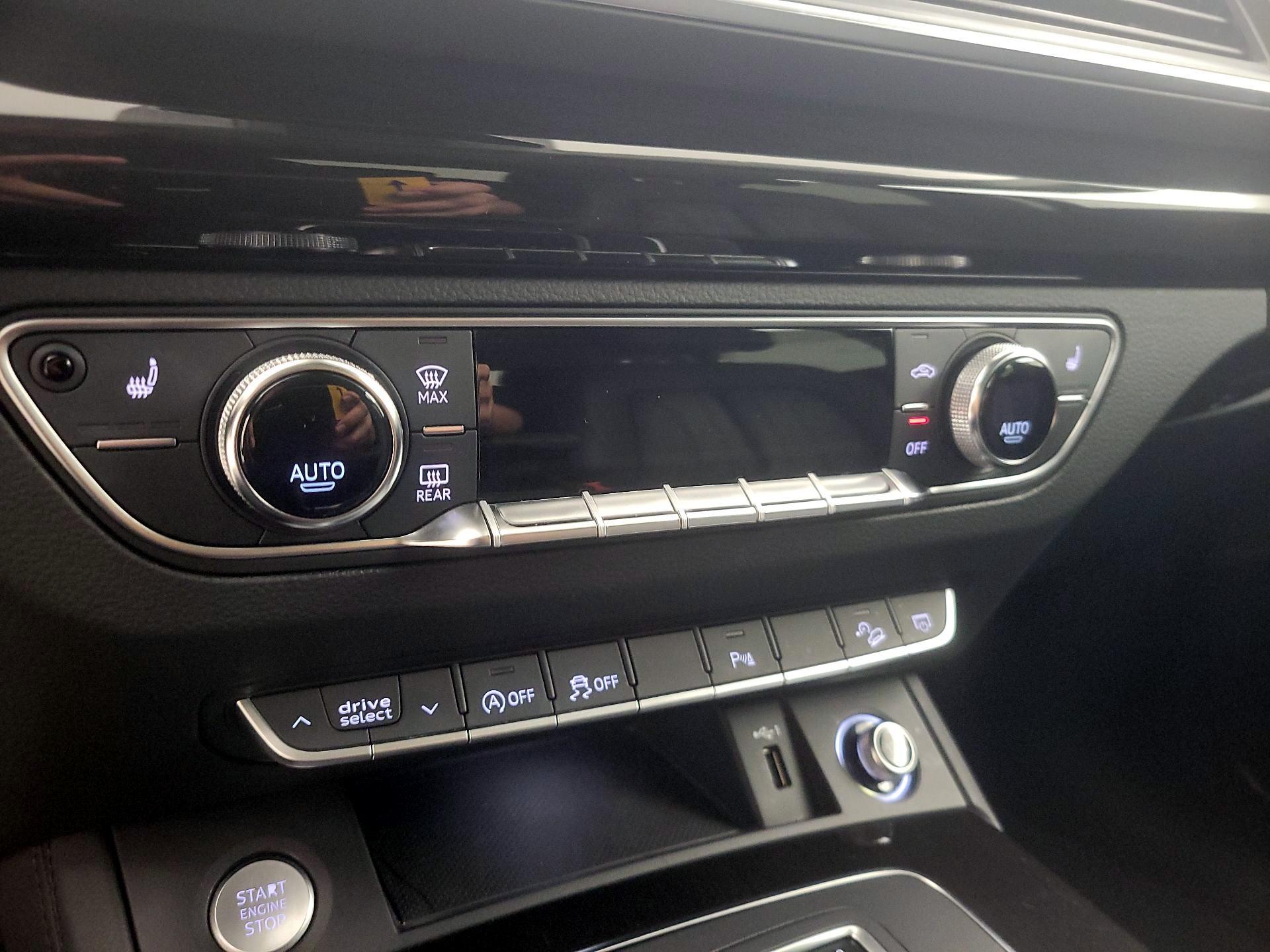 Thumbnail: 2020 Audi Q5 - 16