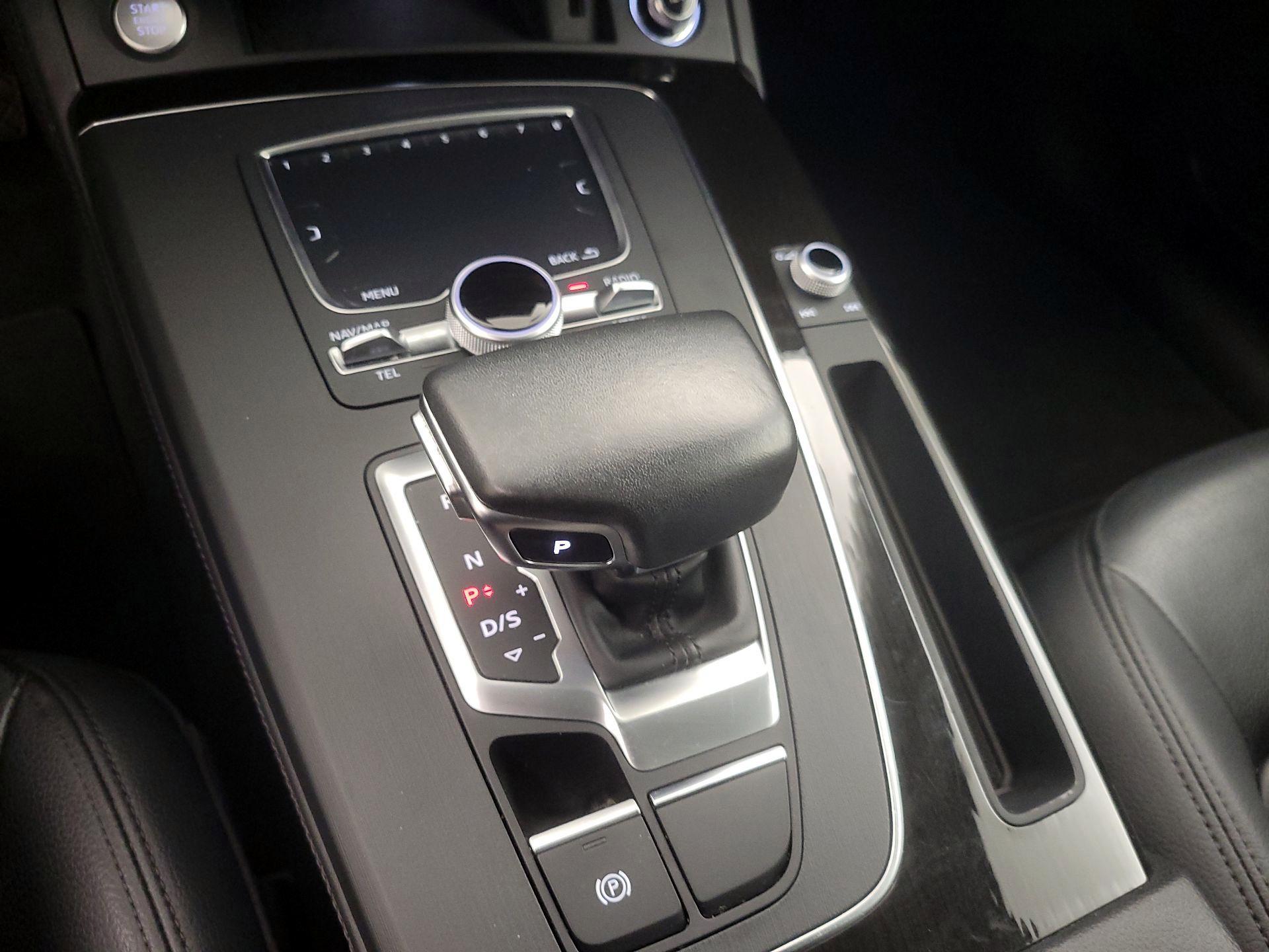 Thumbnail: 2020 Audi Q5 - 17