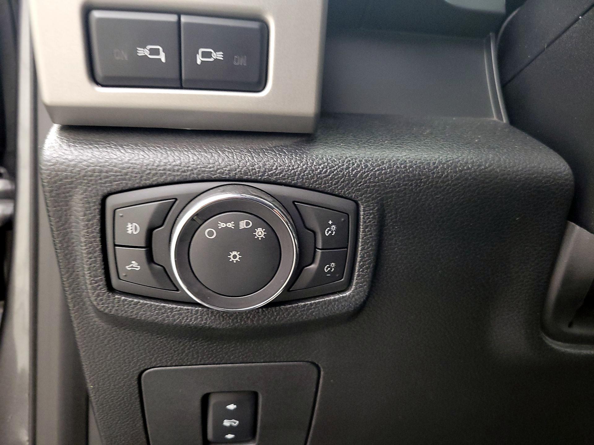 Thumbnail: 2015 Ford F-150 - 13