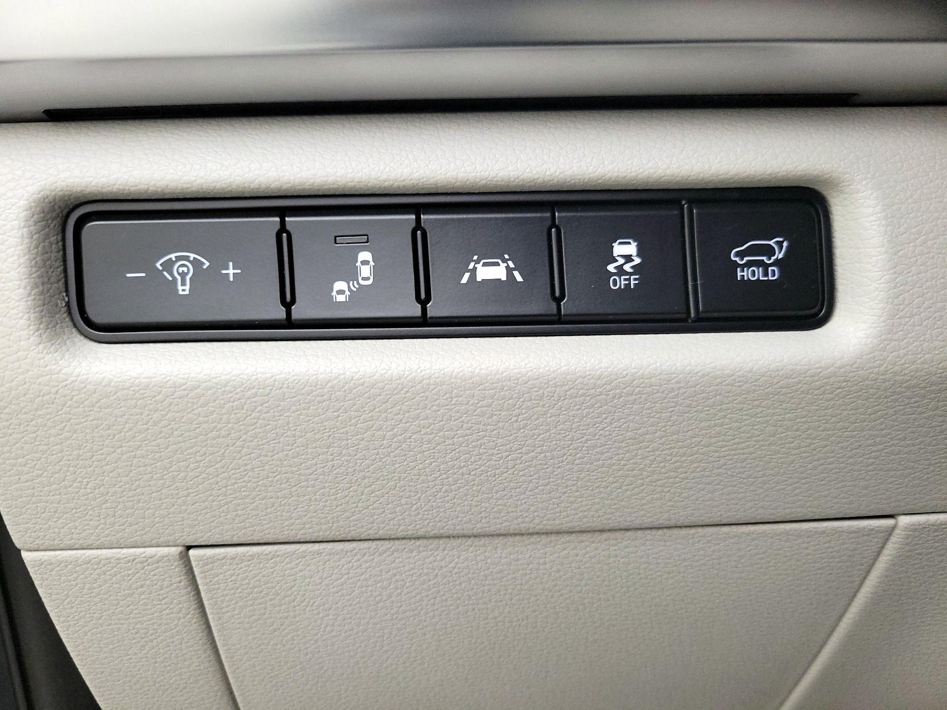 Thumbnail: 2020 Kia Telluride - 13