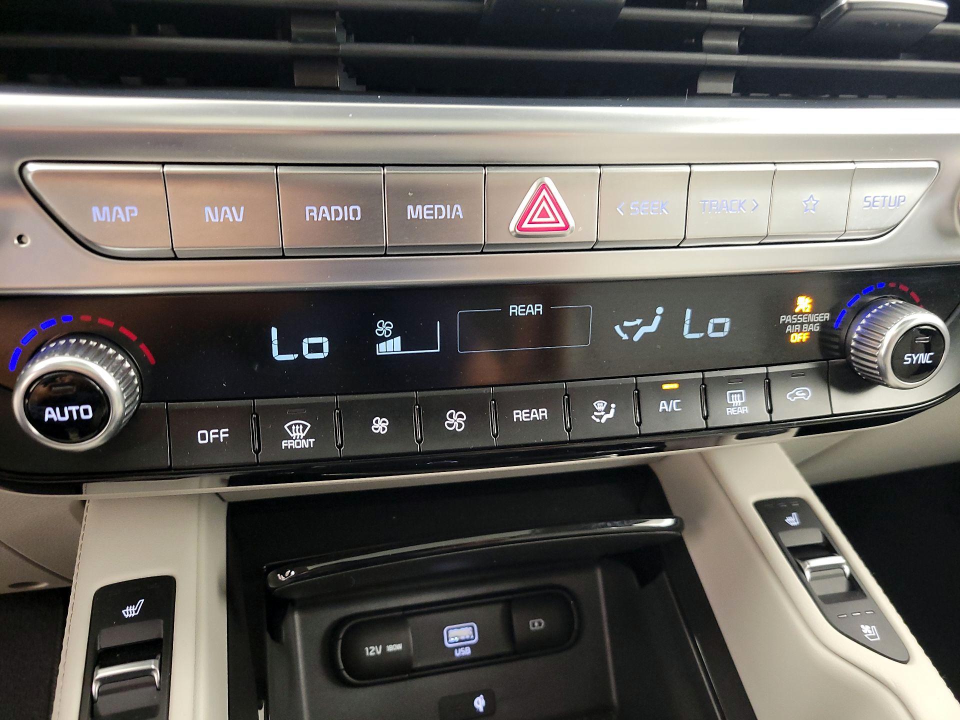 Thumbnail: 2020 Kia Telluride - 17