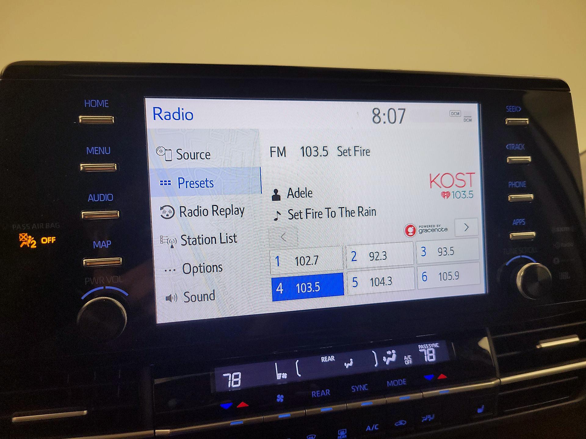 Thumbnail: 2022 Toyota Sienna - 16