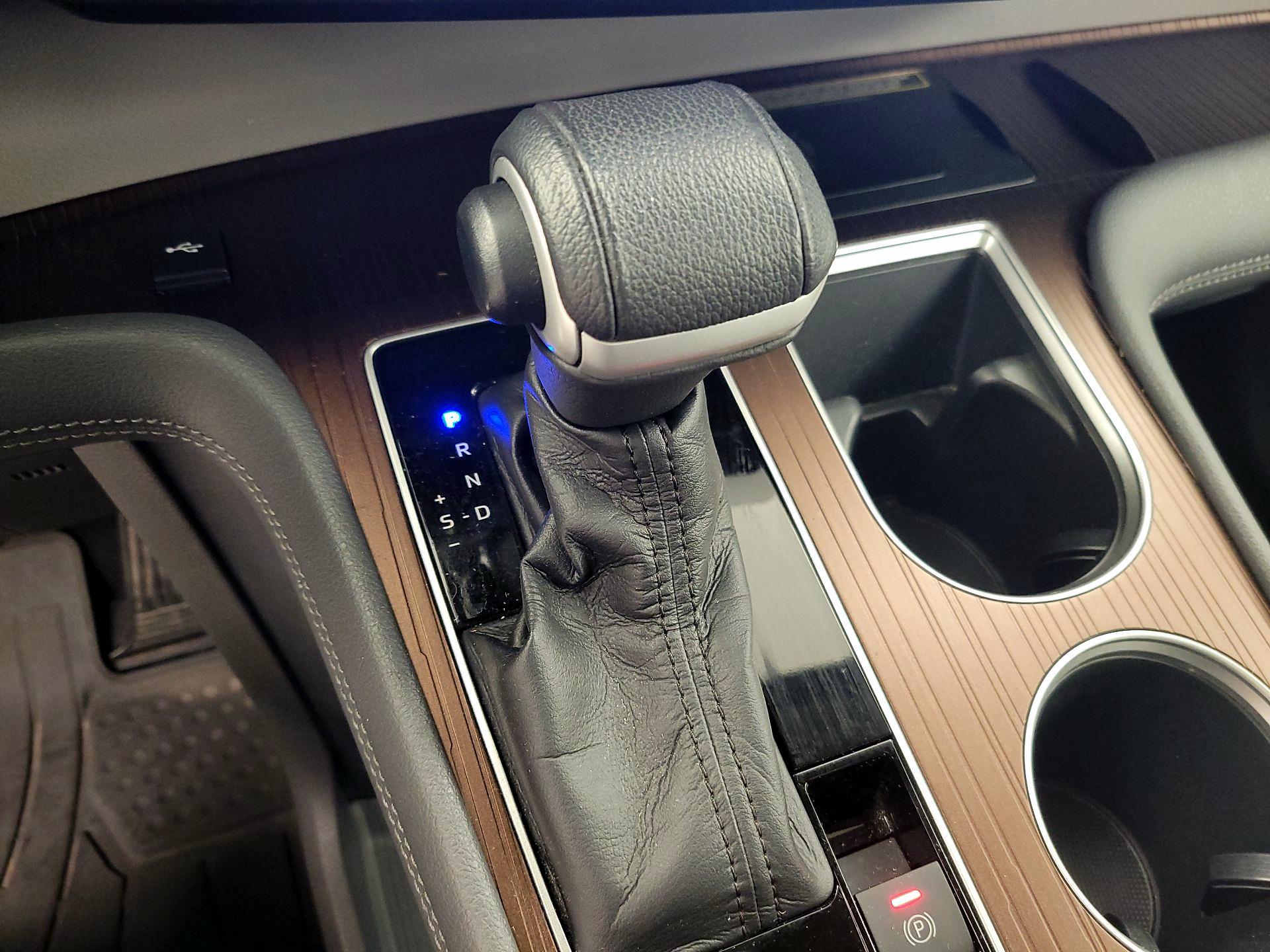 Thumbnail: 2022 Toyota Sienna - 18