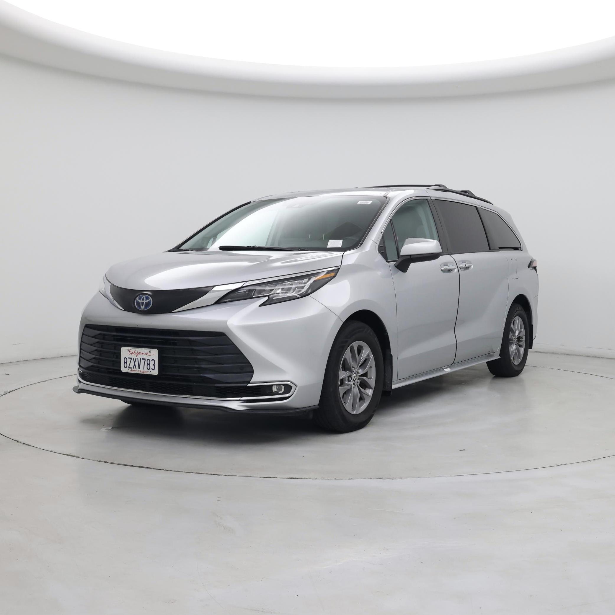 Thumbnail: 2022 Toyota Sienna - 4