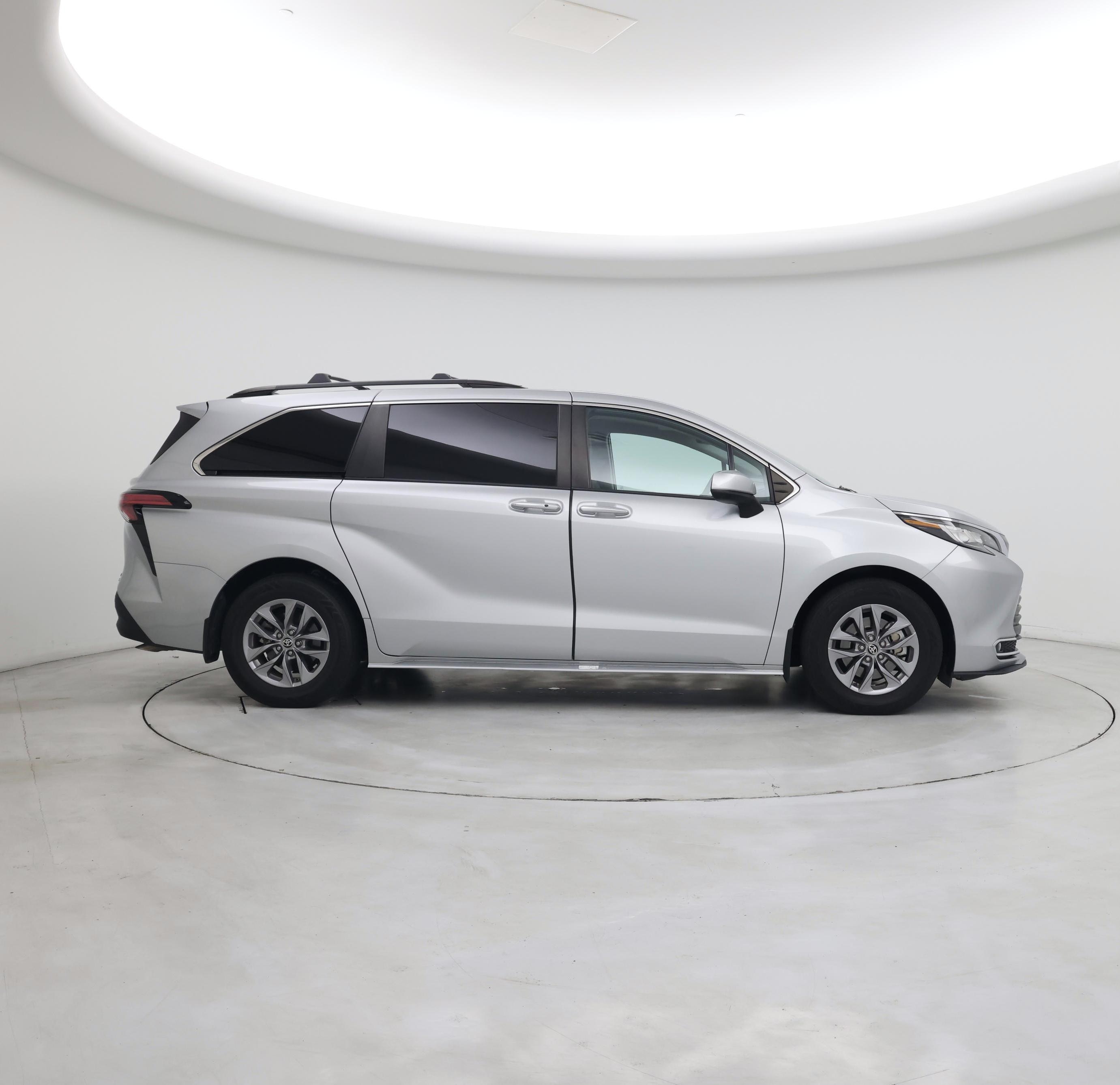 Thumbnail: 2022 Toyota Sienna - 7