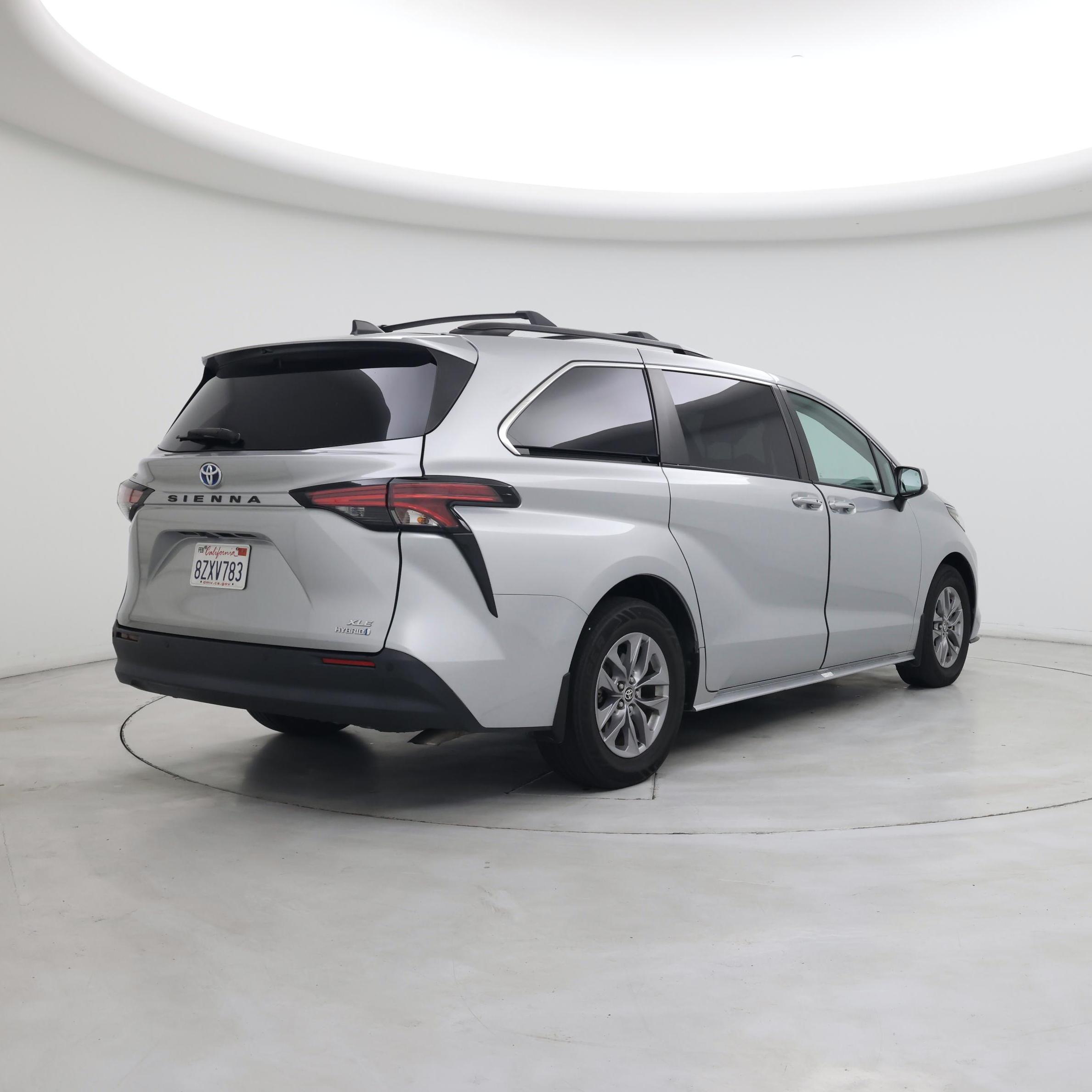 Thumbnail: 2022 Toyota Sienna - 8