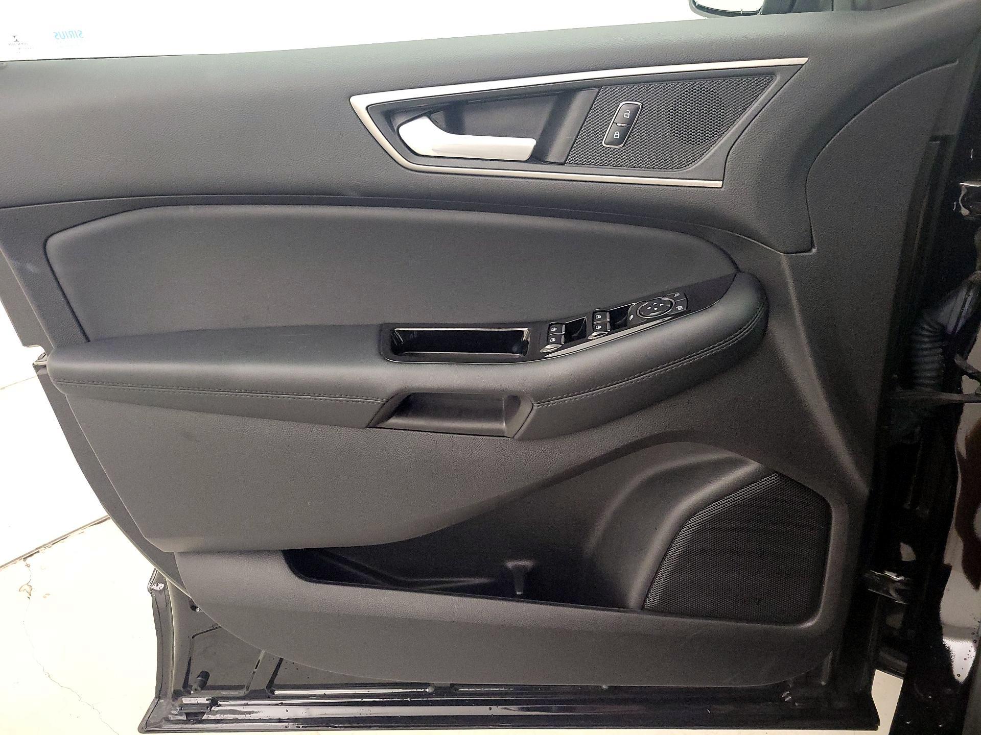 Thumbnail: 2018 Ford Edge - 12