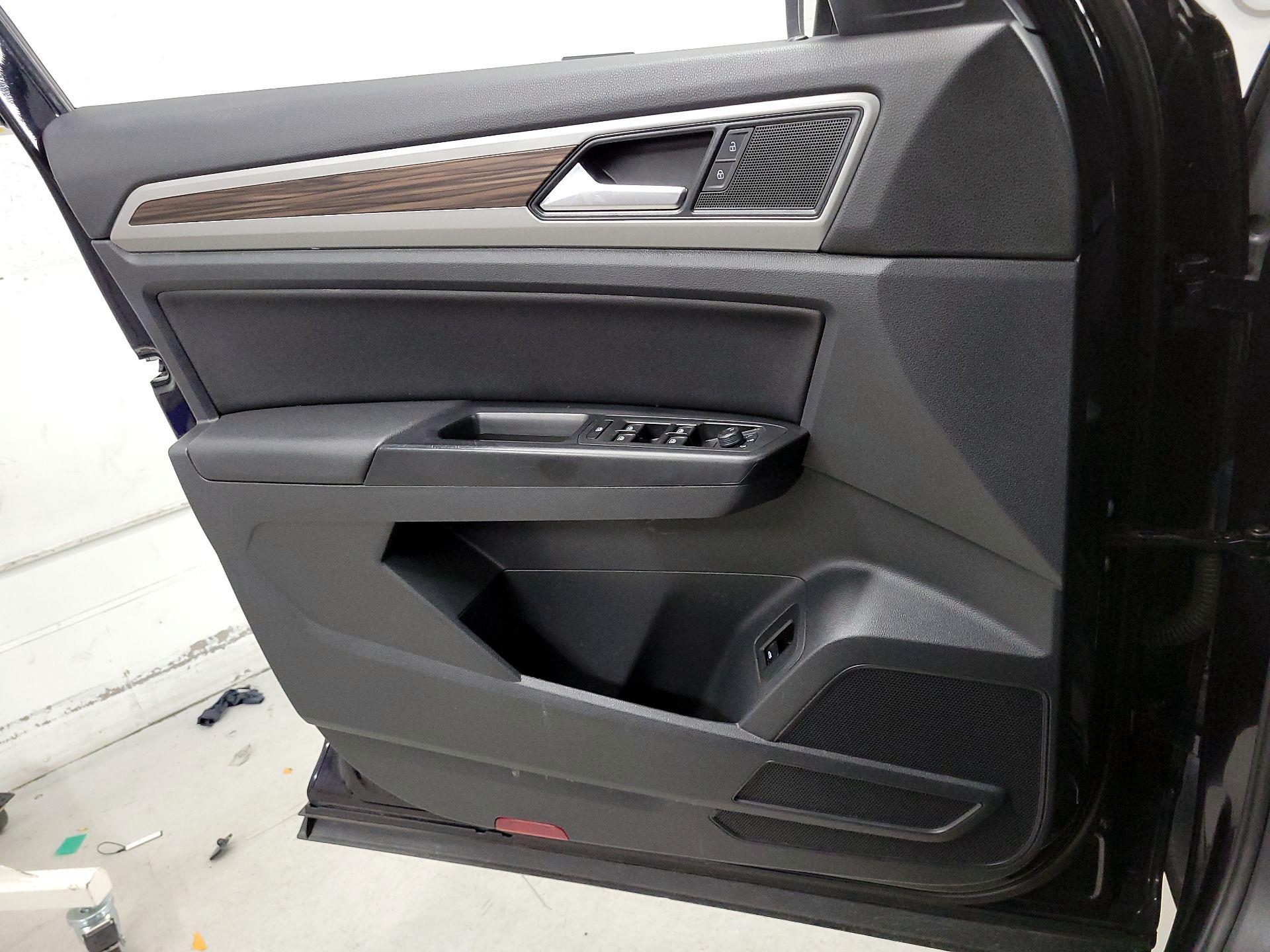 Thumbnail: 2021 Volkswagen Atlas - 10