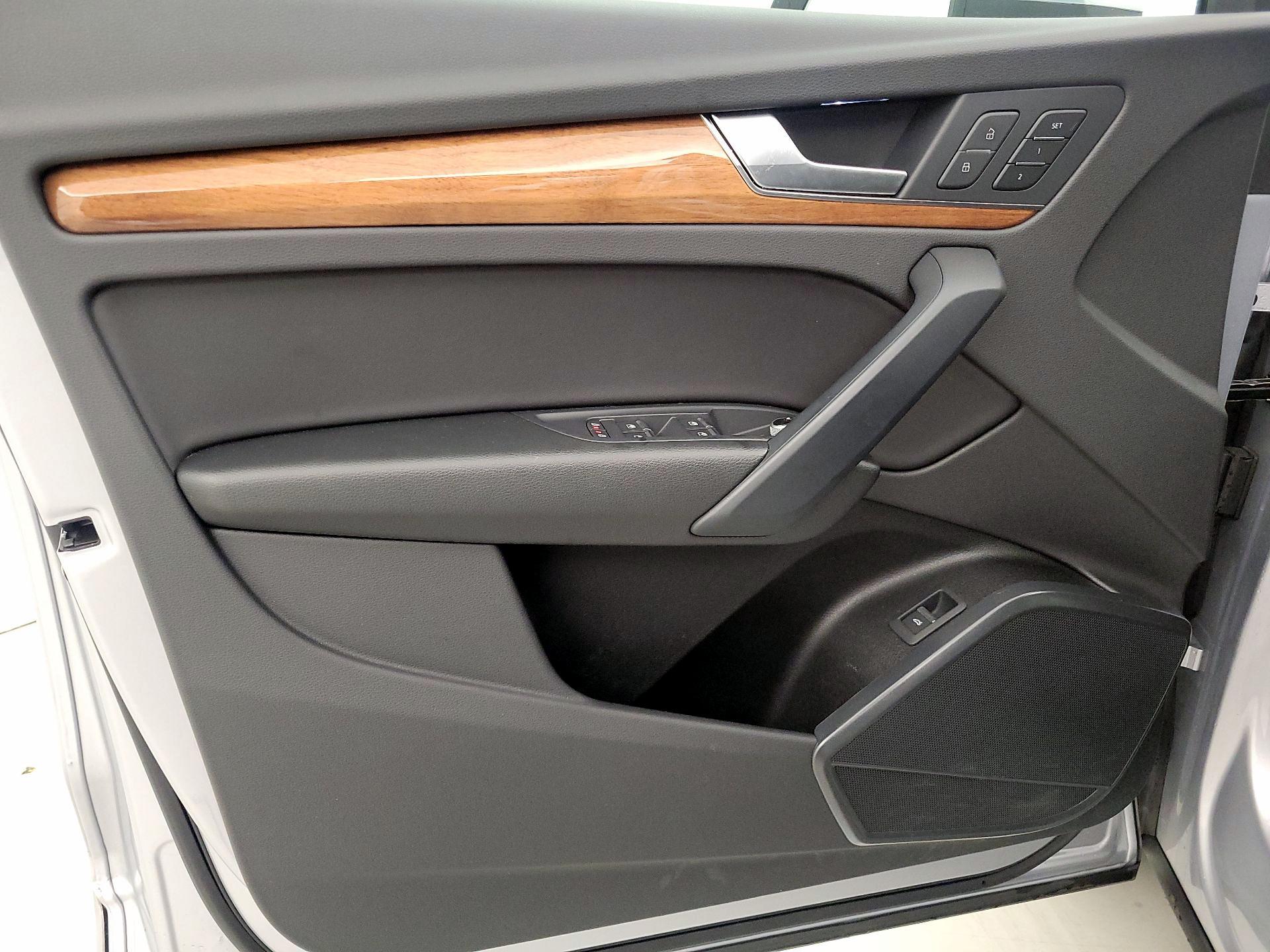 Thumbnail: 2023 Audi Q5 - 12