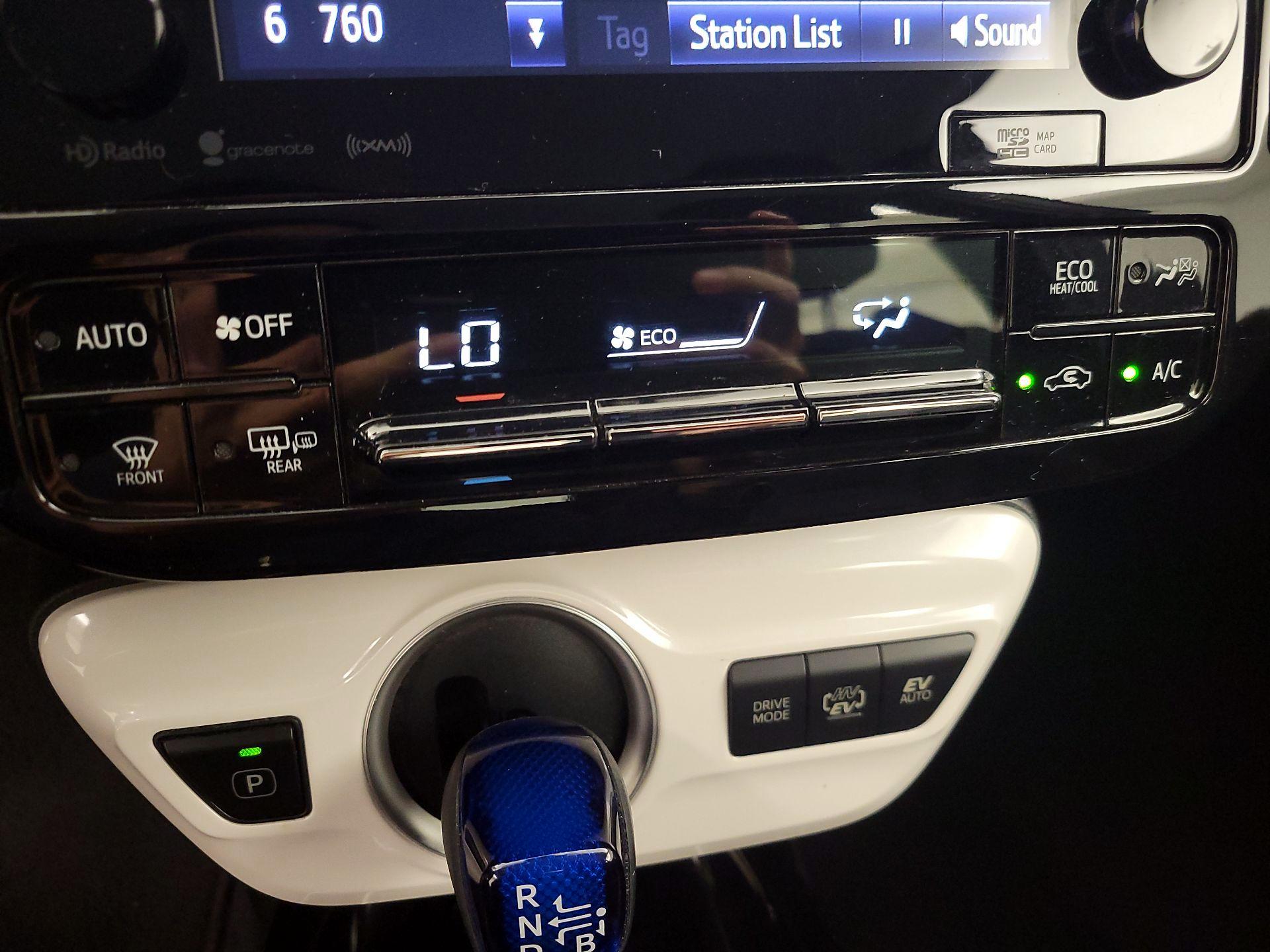 Thumbnail: 2018 Toyota Prius Prime - 16