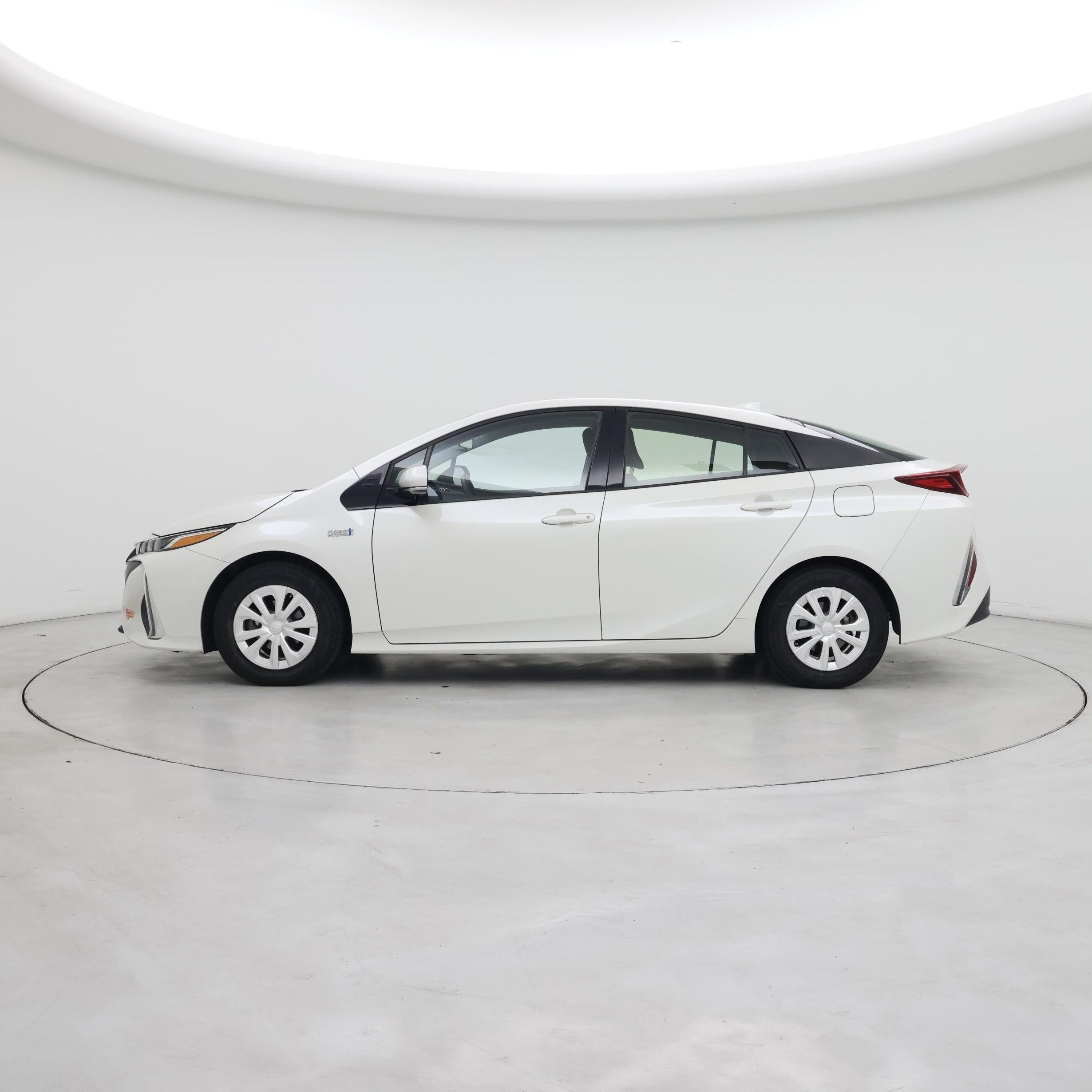 Thumbnail: 2018 Toyota Prius Prime - 3