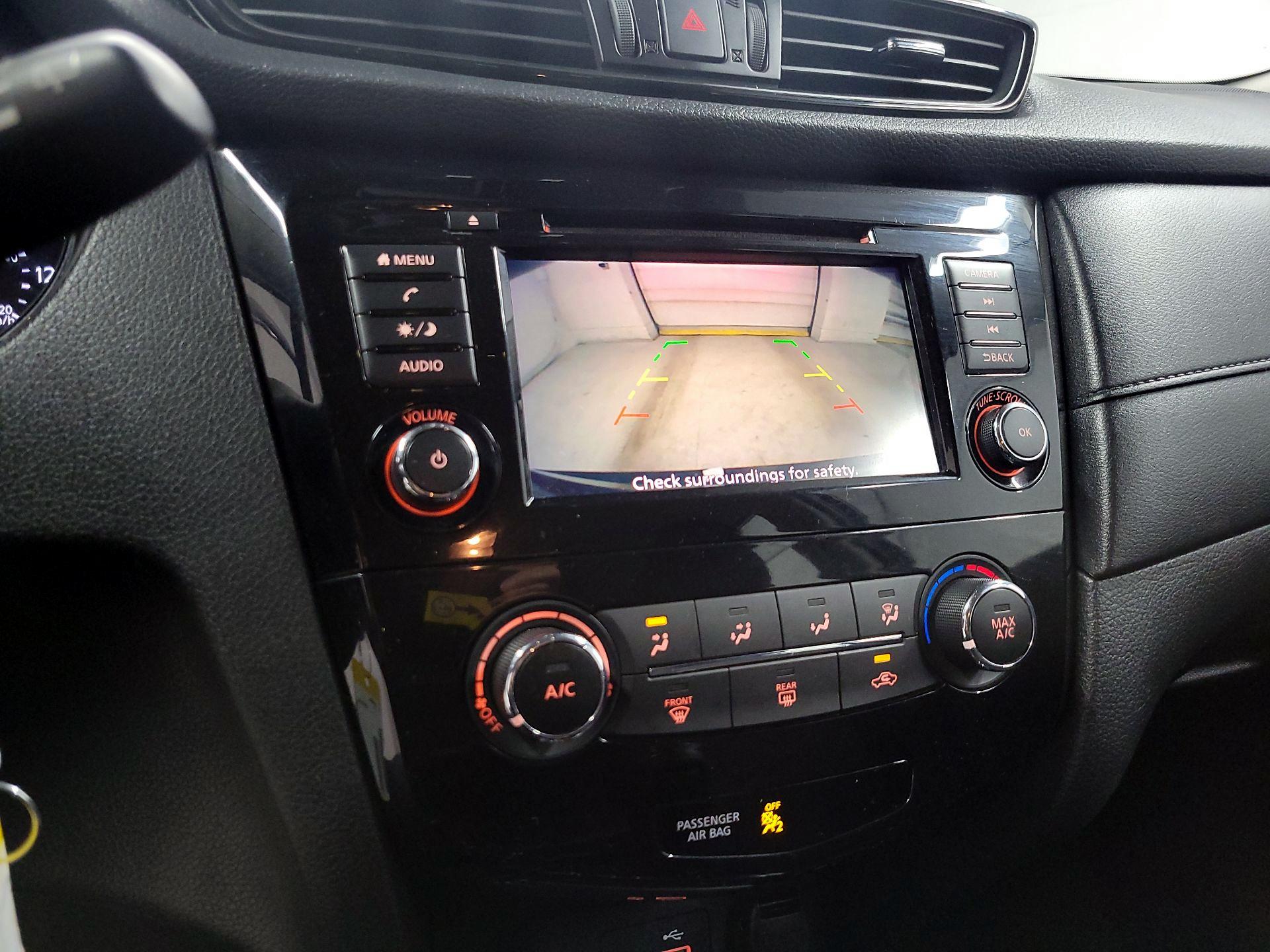 Thumbnail: 2019 Nissan Rogue - 14