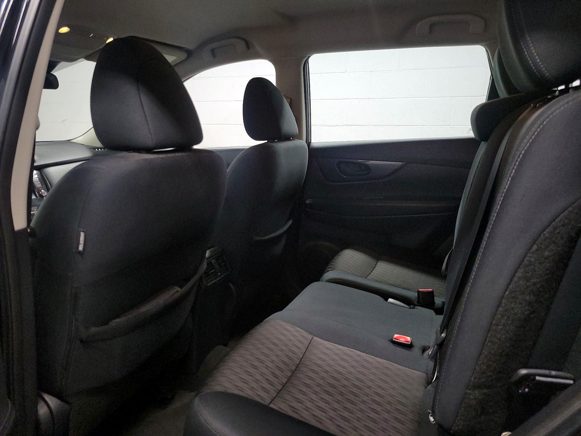 Thumbnail: 2019 Nissan Rogue - 18