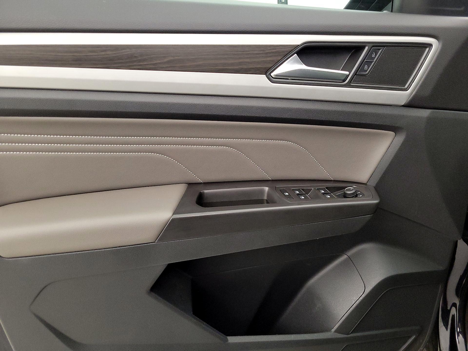 Thumbnail: 2022 Volkswagen Atlas - 12