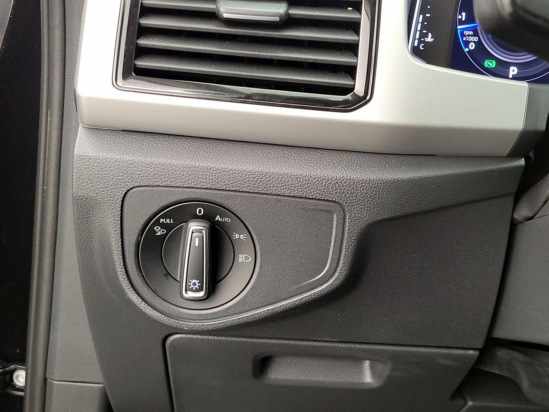 Thumbnail: 2022 Volkswagen Atlas - 13