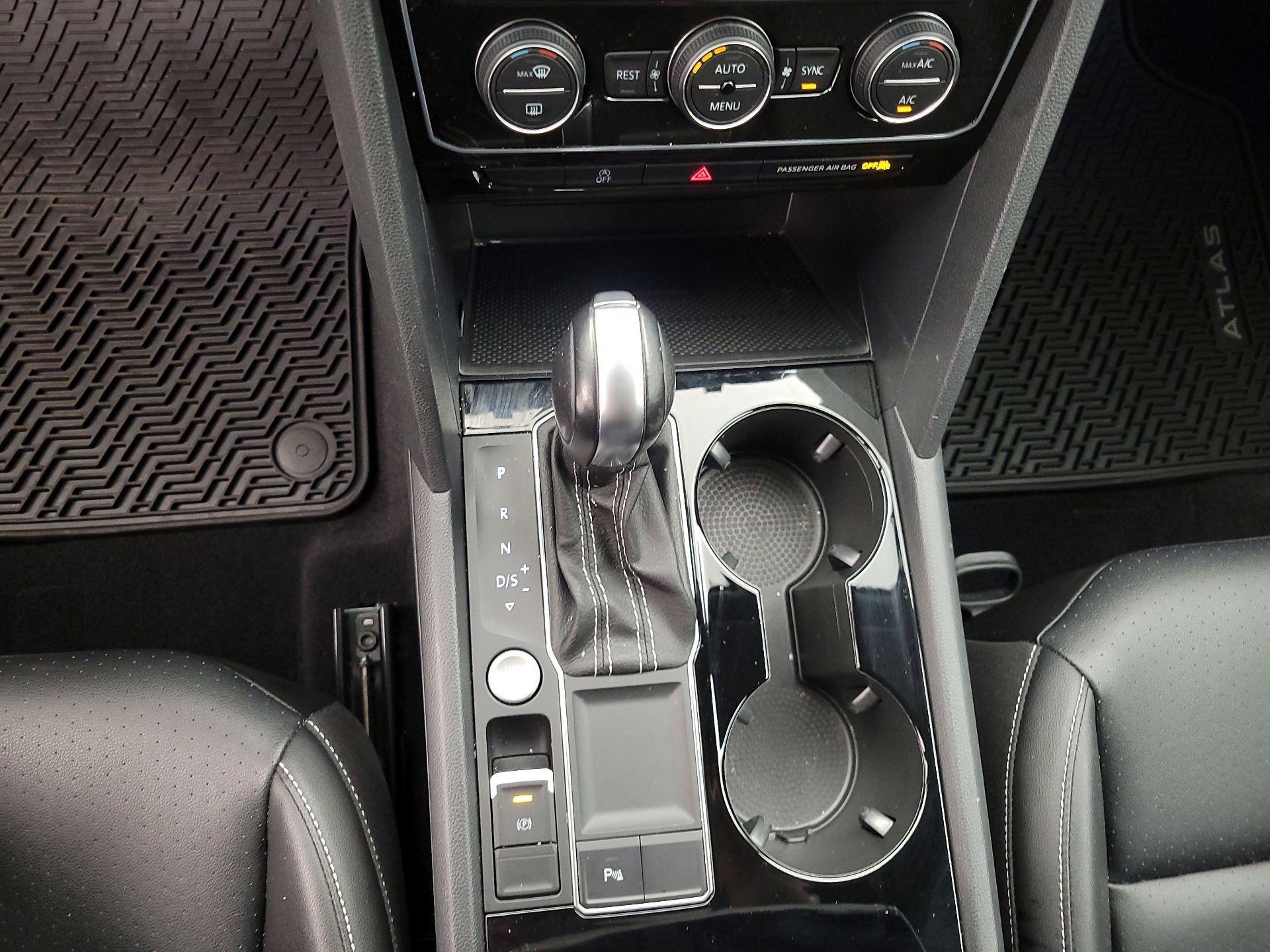 Thumbnail: 2022 Volkswagen Atlas - 17