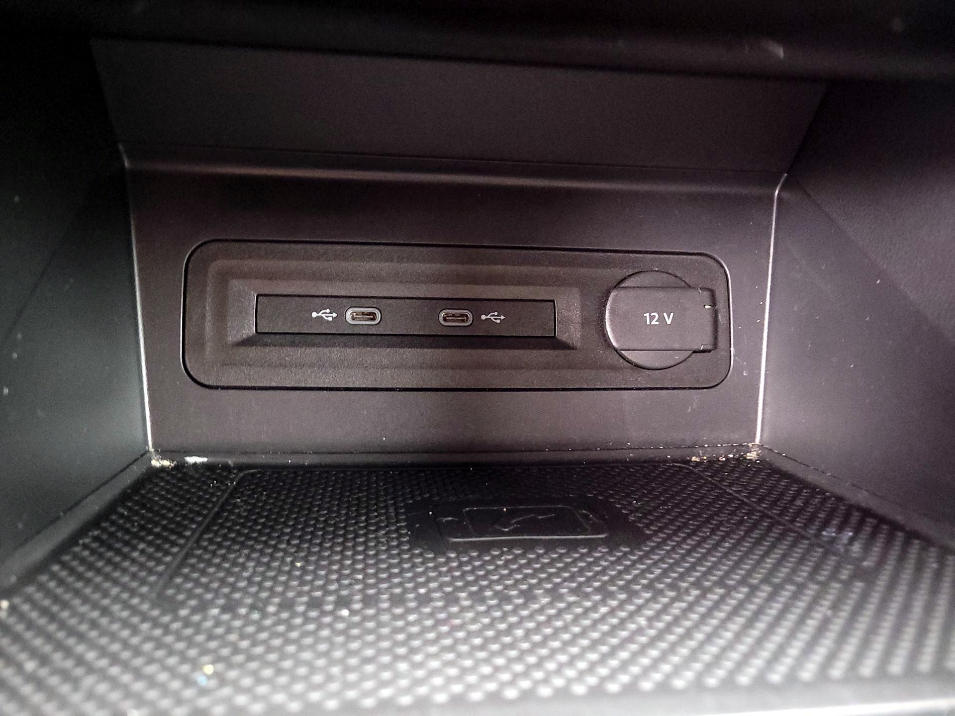 Thumbnail: 2022 Volkswagen Atlas - 18